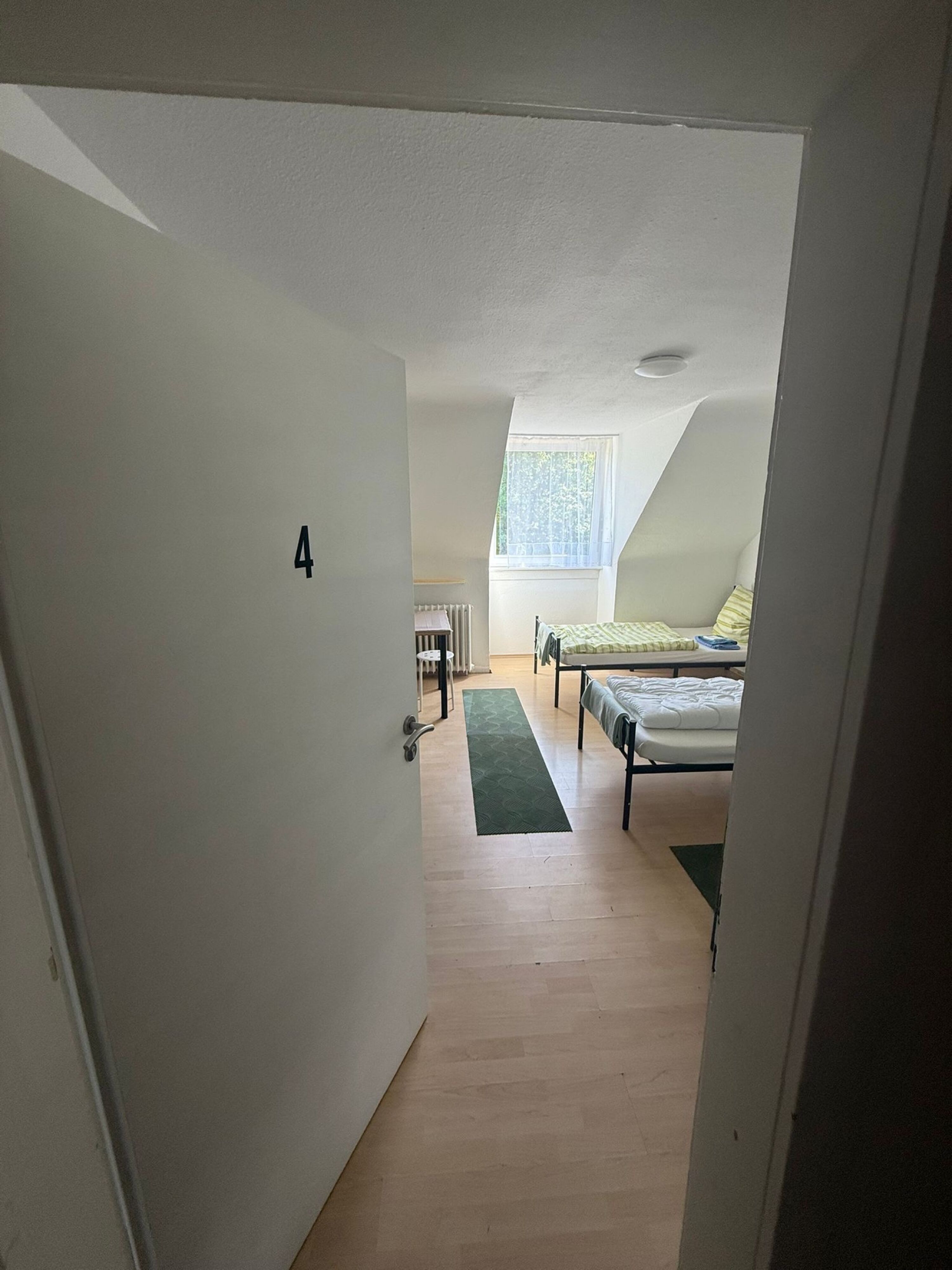 Monteur-Zimmer - Herberge Matti Schöne Wohnungen und Zimmer mit Parkplatz ,