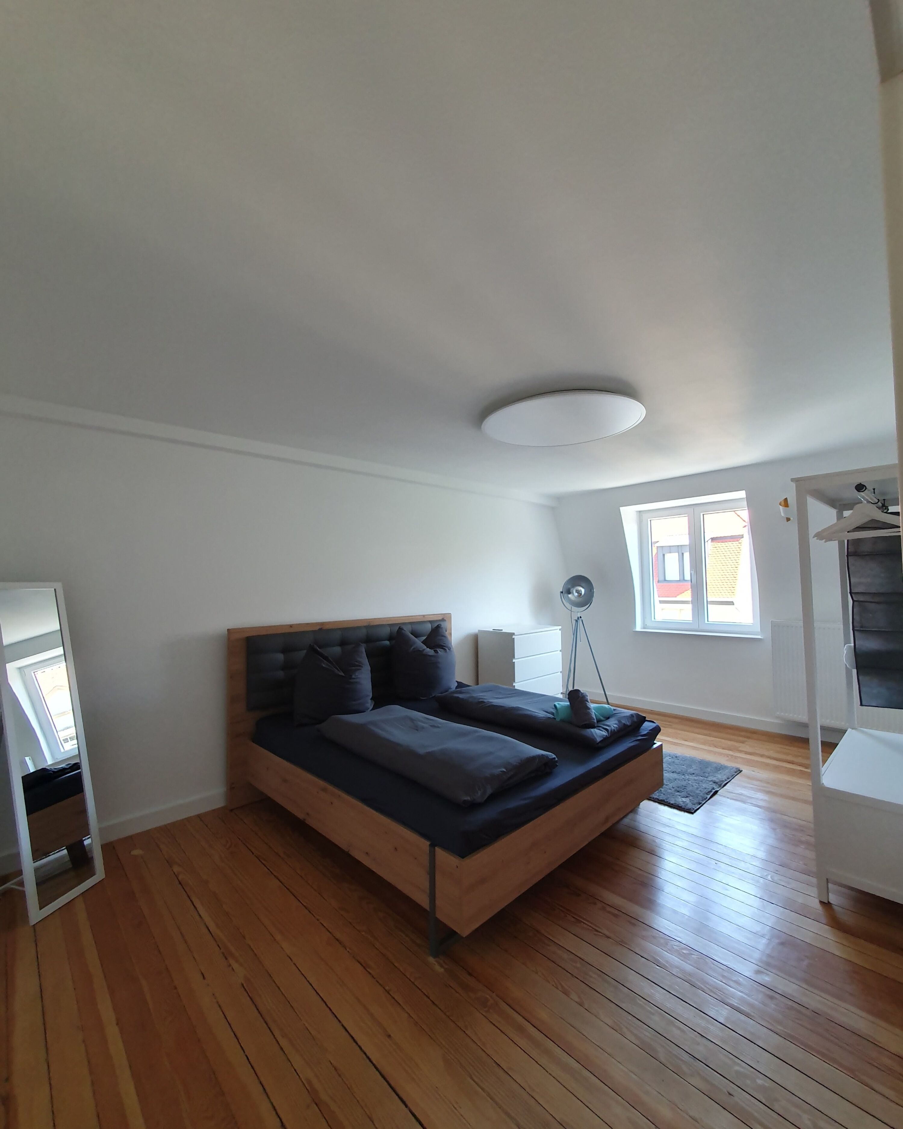 MonteurZimmer: 3.OG/Wohnung top-saniert+neu/4-Zimmer/ KA Weststadt