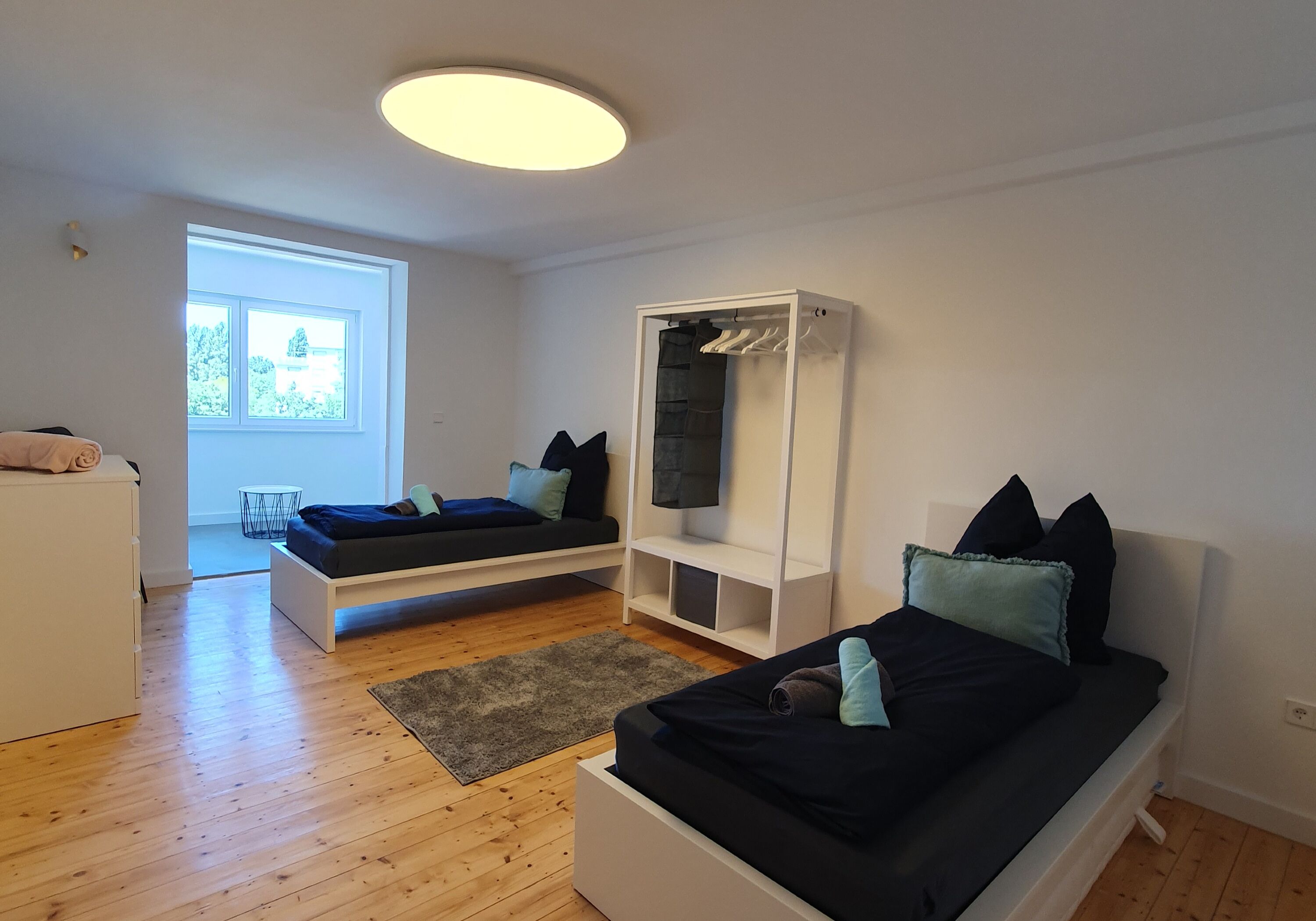 MonteurZimmer: 3.OG/Wohnung top-saniert+neu/4-Zimmer/ KA Weststadt
