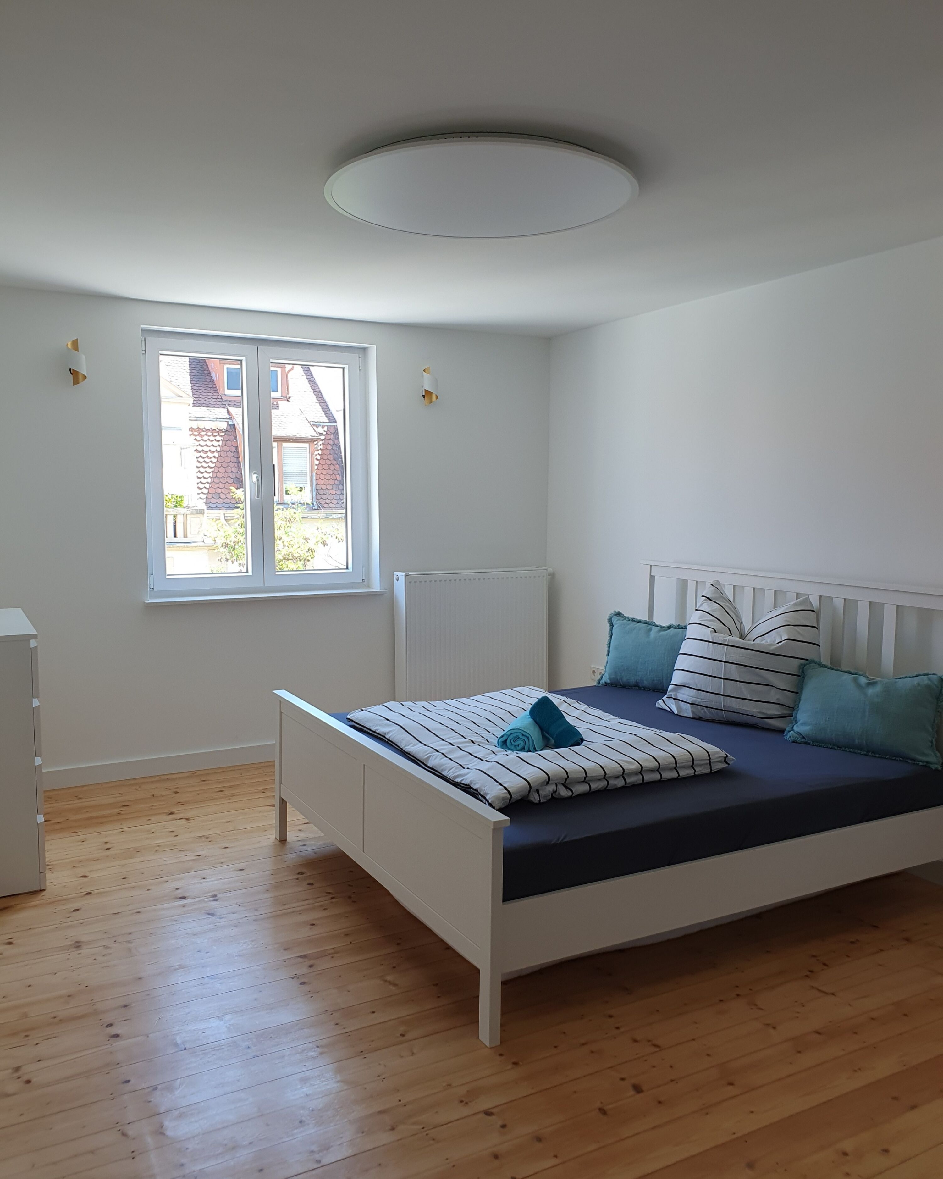 MonteurZimmer: 3.OG/Wohnung top-saniert+neu/4-Zimmer/ KA Weststadt