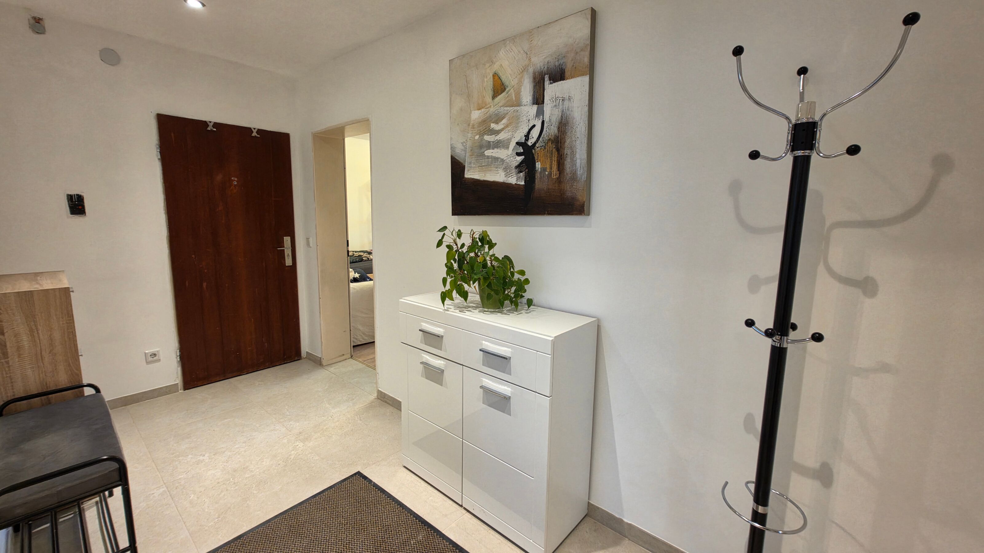 Monteur-Zimmer - Heiligenhaus - Große Wohnung für 3-7 Leute mit Balkon und extra WC + eigener Parkplatz