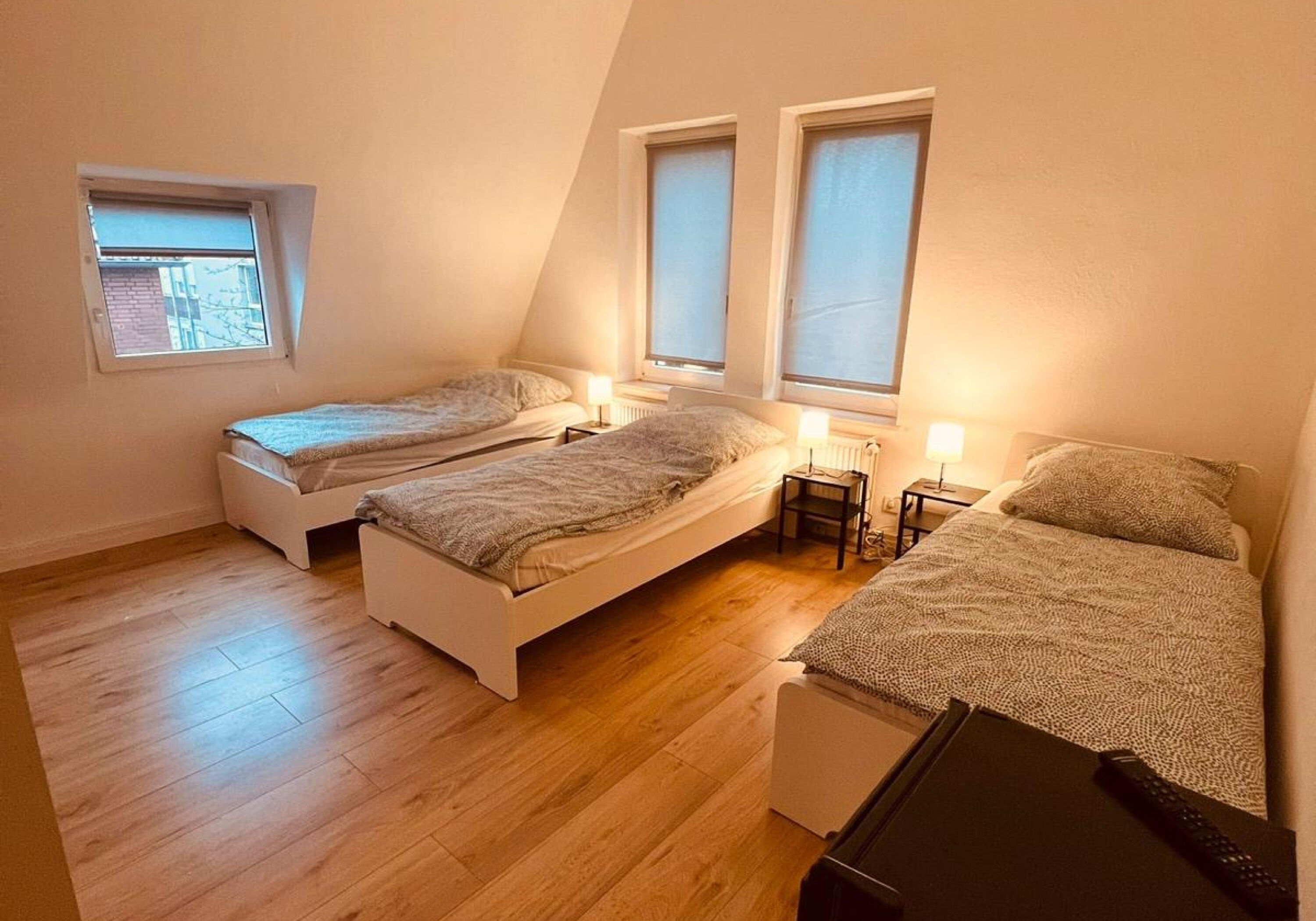Monteur-Zimmer - Holzwickede - Rent Solution | Gelsenkirchen | Direkt an der VELTINS ARENA
