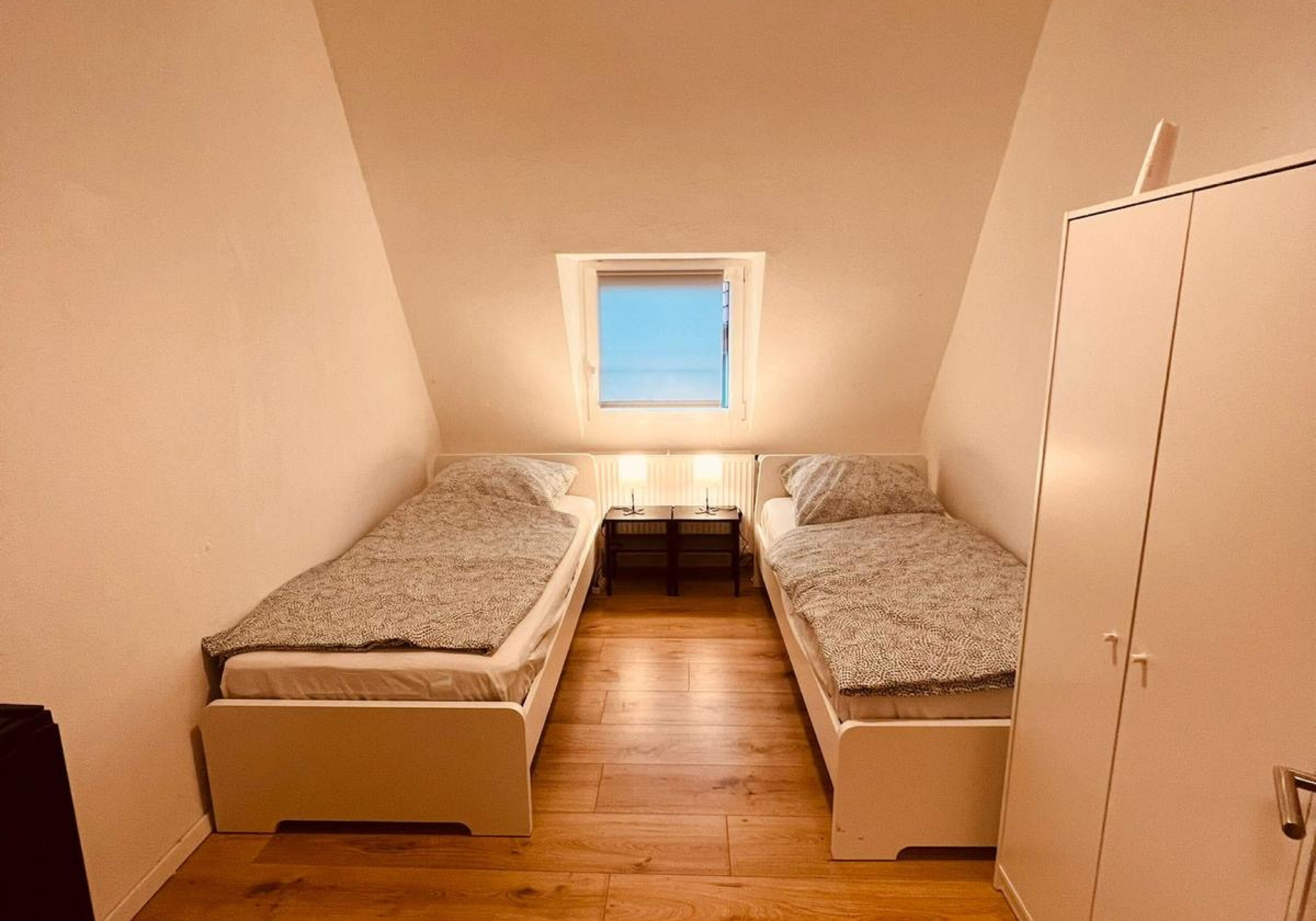 Monteur-Zimmer - Holzwickede - Rent Solution | Gelsenkirchen | Direkt an der VELTINS ARENA