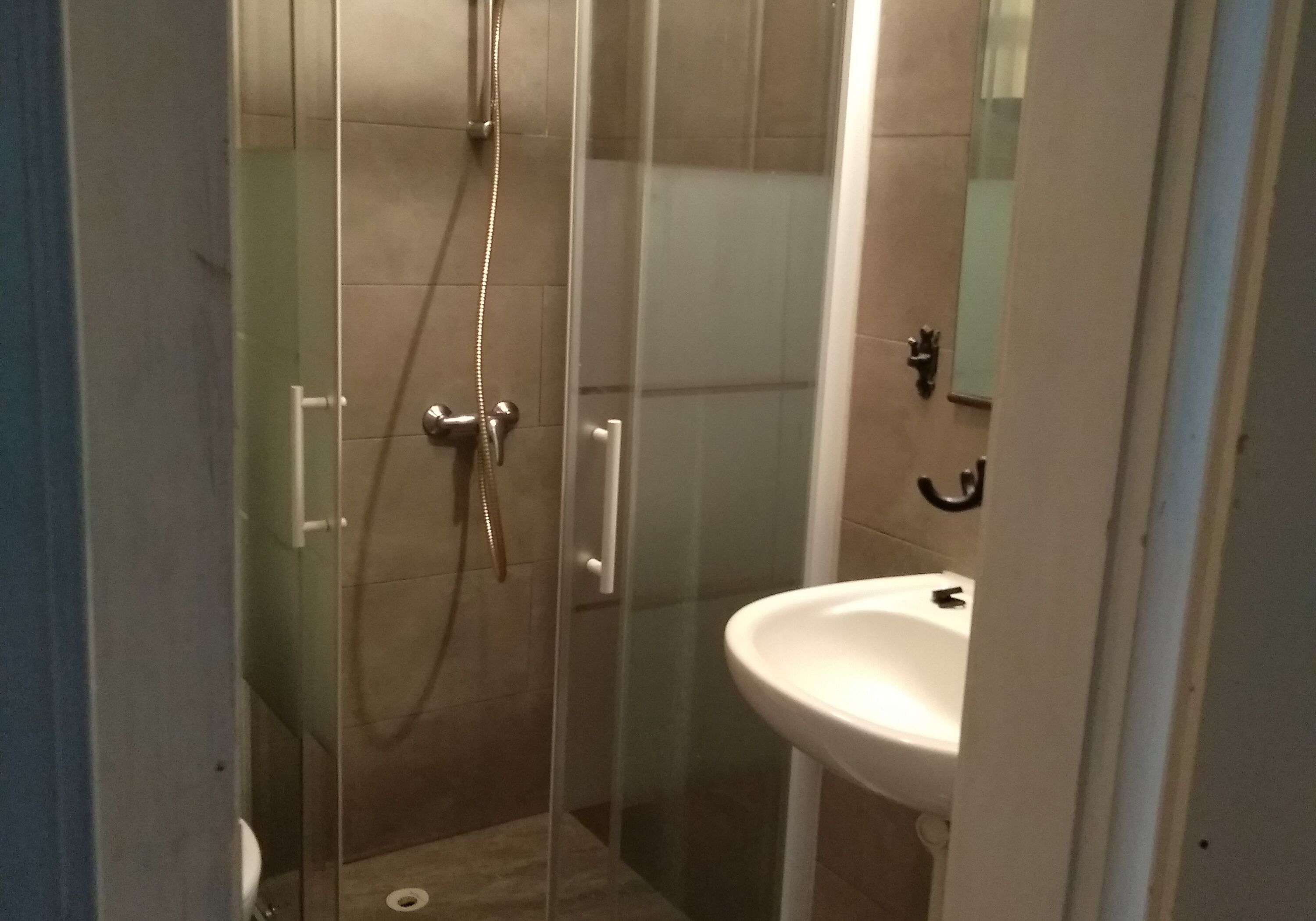Monteur-Zimmer - Heiligenhaus - Monteurzimmer in Essen und in Gelsenkirchen ab 8 Euro pro Person.