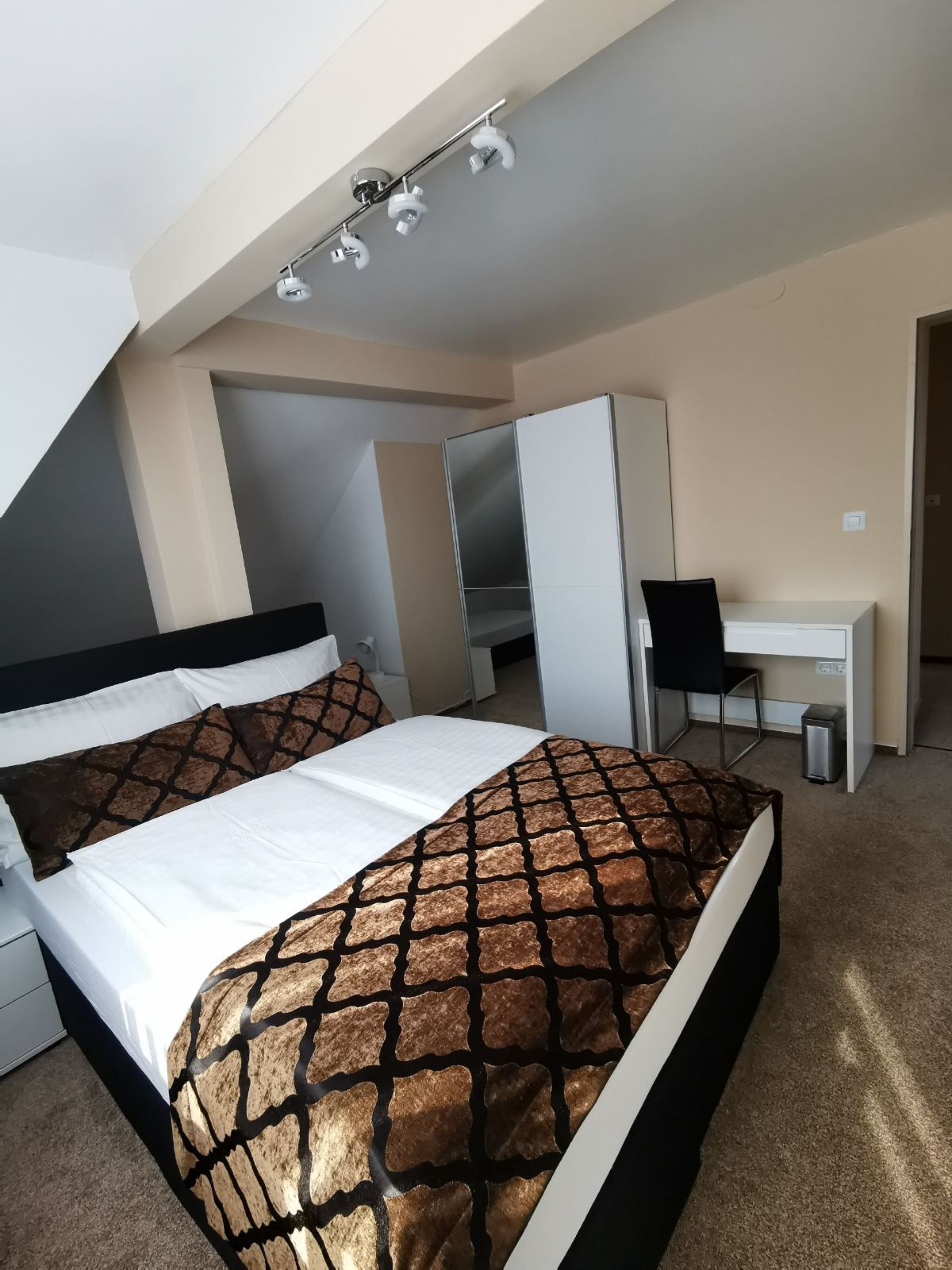 Monteur-Zimmer - Heiligenhaus - Art Apartaments und Hotelzimmer in Gelsenkirchen
