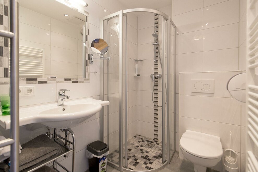 Monteur-Zimmer - Preis pro Nacht - Schwemmberg - Hotel Planaihof