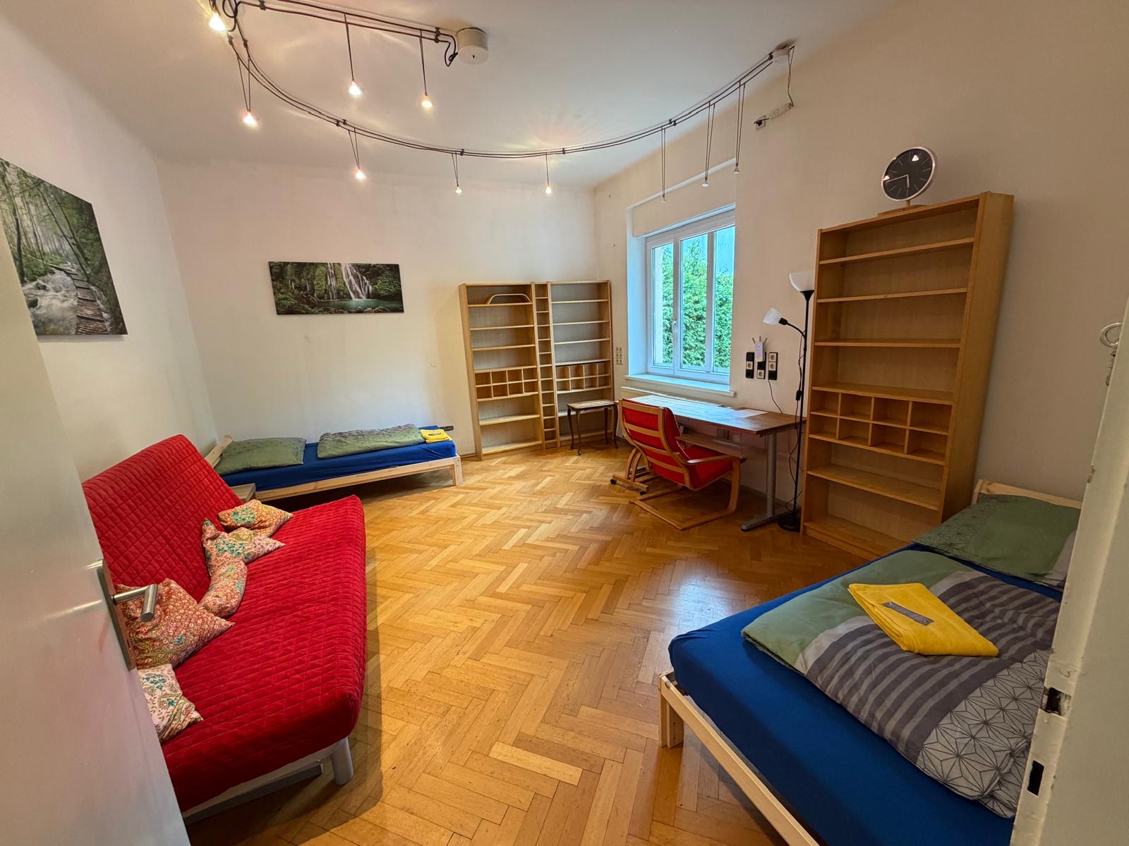 MonteurZimmer: Schlafzimmer - Arbeiter Wohnung Nähe Innenstadt und Universität Klagenfurt
