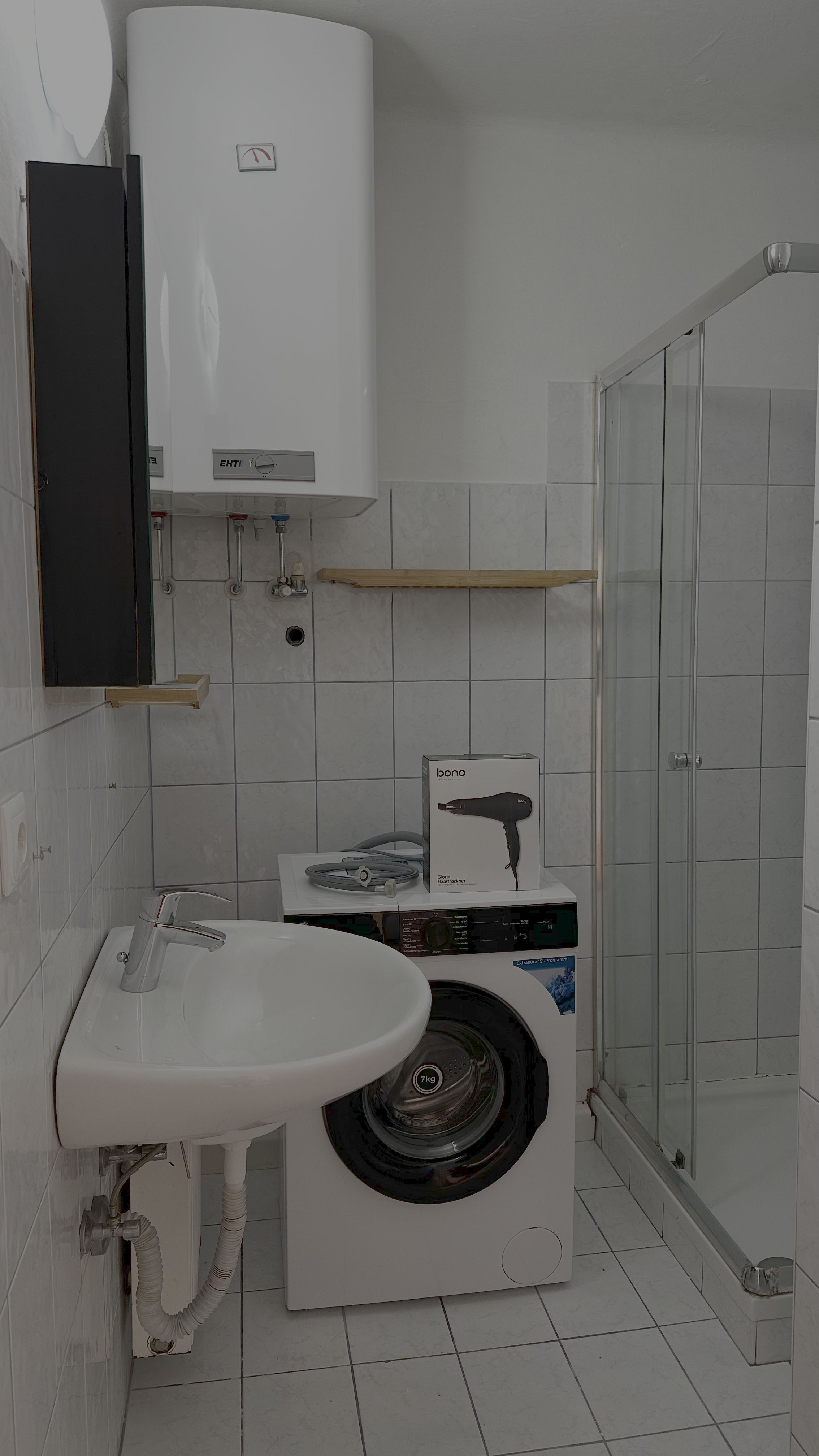 MonteurZimmer: Badezimmer - Monteur-Arbeiter Wohnung in Gewerbe-und Industriegebiet Nähe