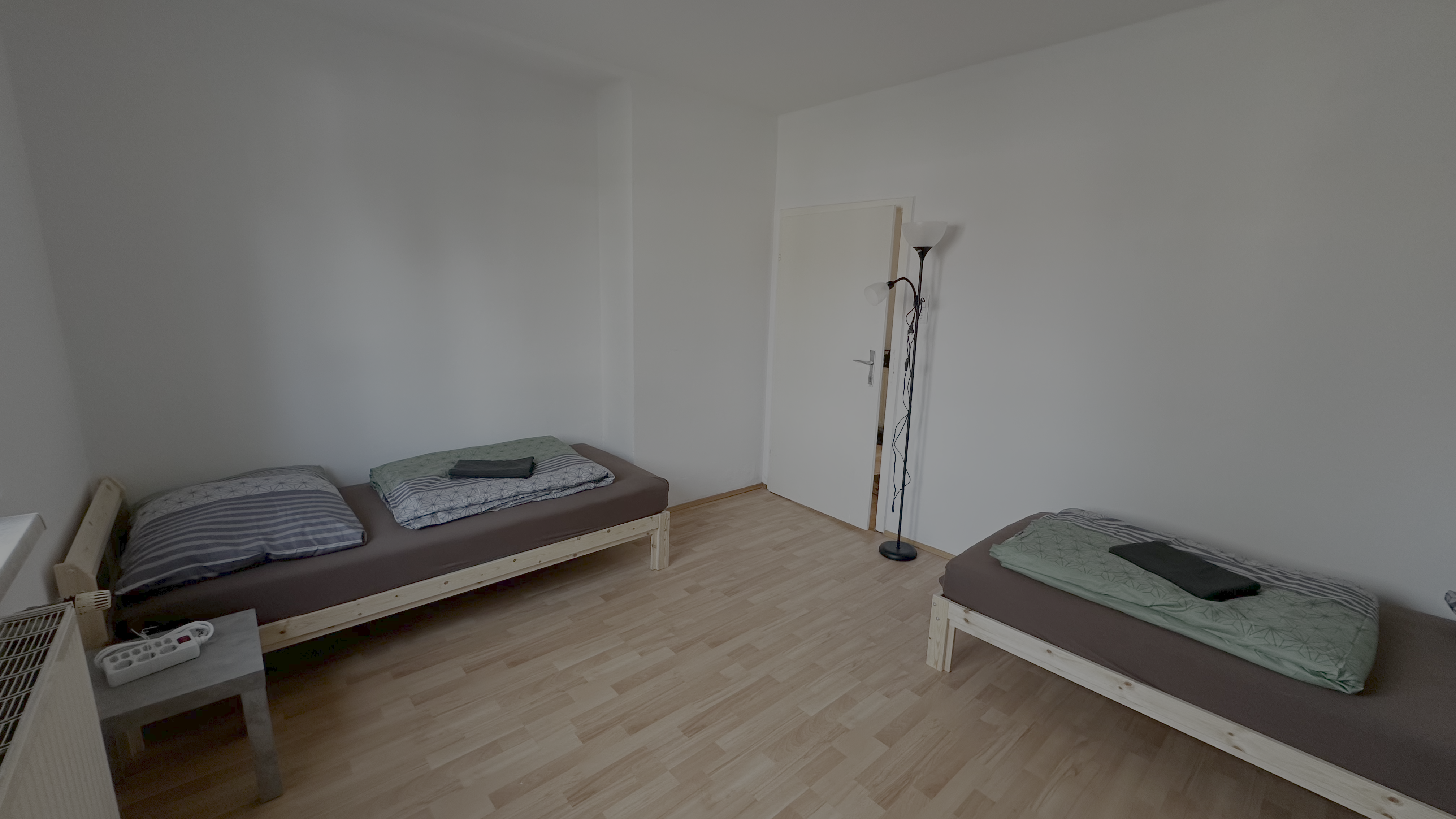 MonteurZimmer: Zimmer - Monteur-Arbeiter Wohnung in Gewerbe-und Industriegebiet Nähe