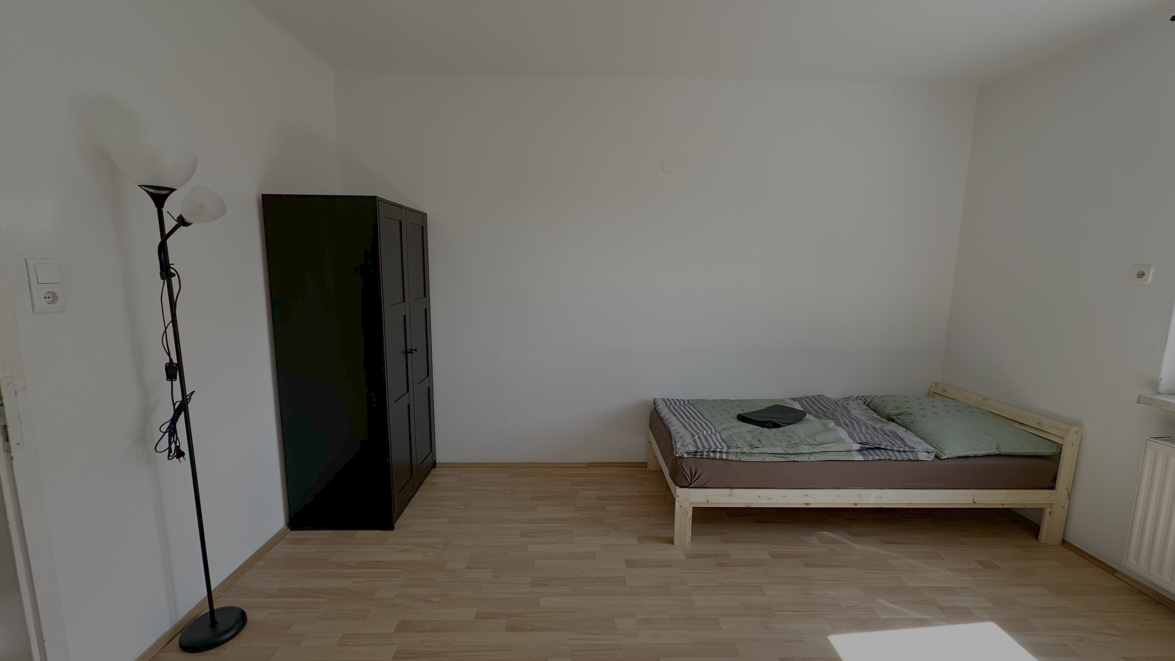 MonteurZimmer: Zimmer - Monteur-Arbeiter Wohnung in Gewerbe-und Industriegebiet Nähe