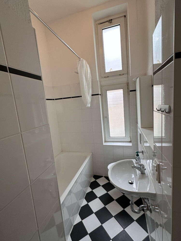 Monteur-Zimmer - Mainz-Kastel - Schöne 2-Zimmerwohnung mit Bad, Balkon und Küche