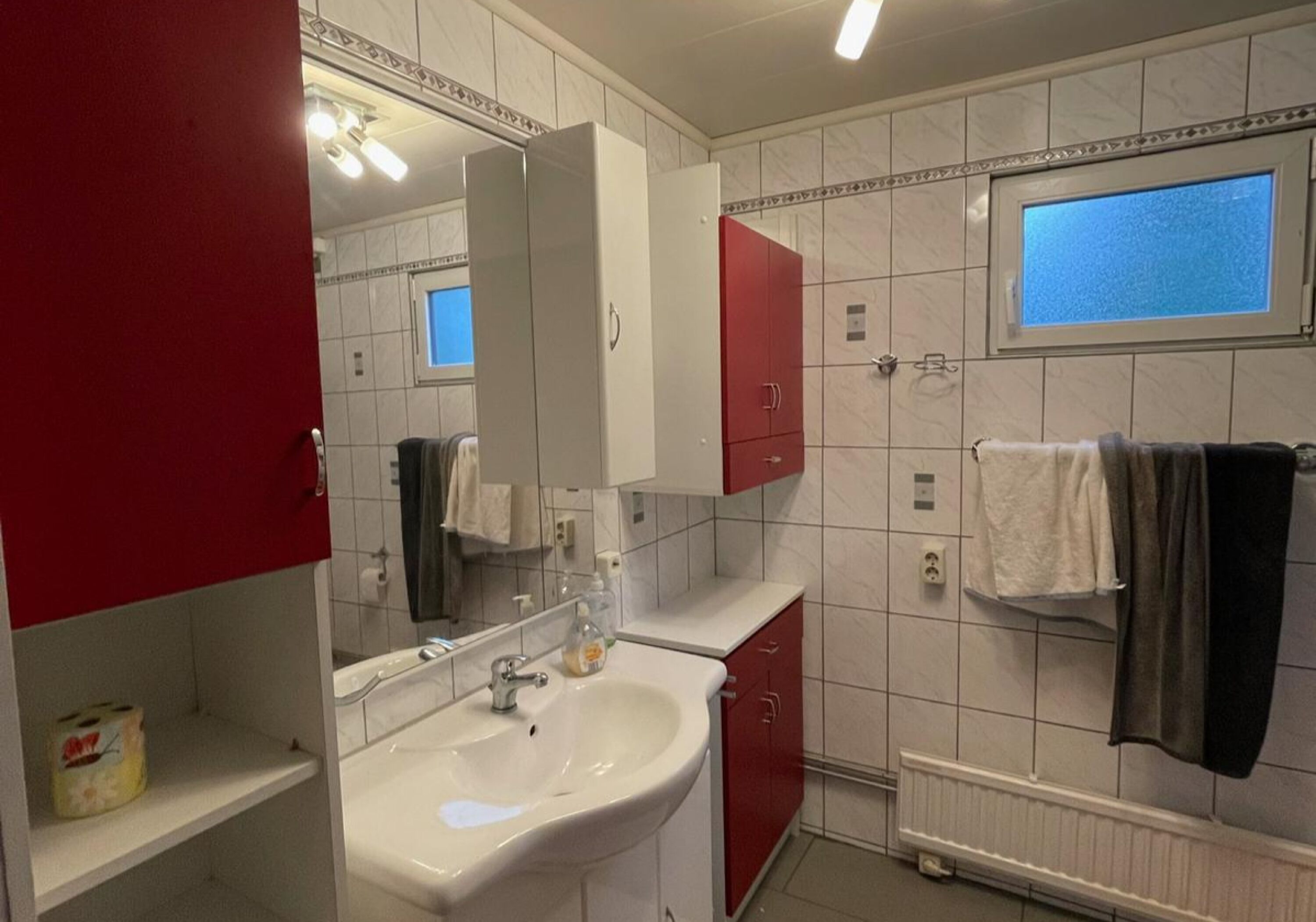 Monteur-Zimmer - Preis pro Nacht - Bungalow 60m² -2 Zimmer, 6 Betten mit Garten, Grill, Terasse