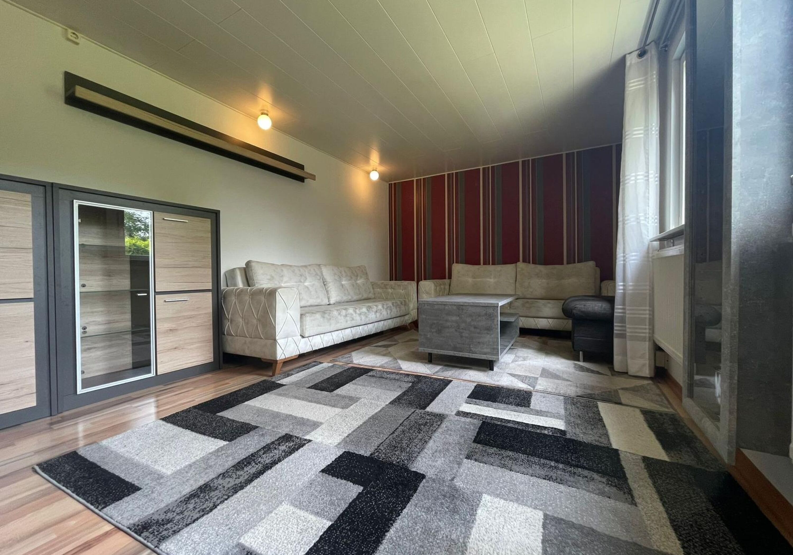 Monteur-Zimmer - Preis pro Nacht - Bungalow 60m² -2 Zimmer, 6 Betten mit Garten, Grill, Terasse