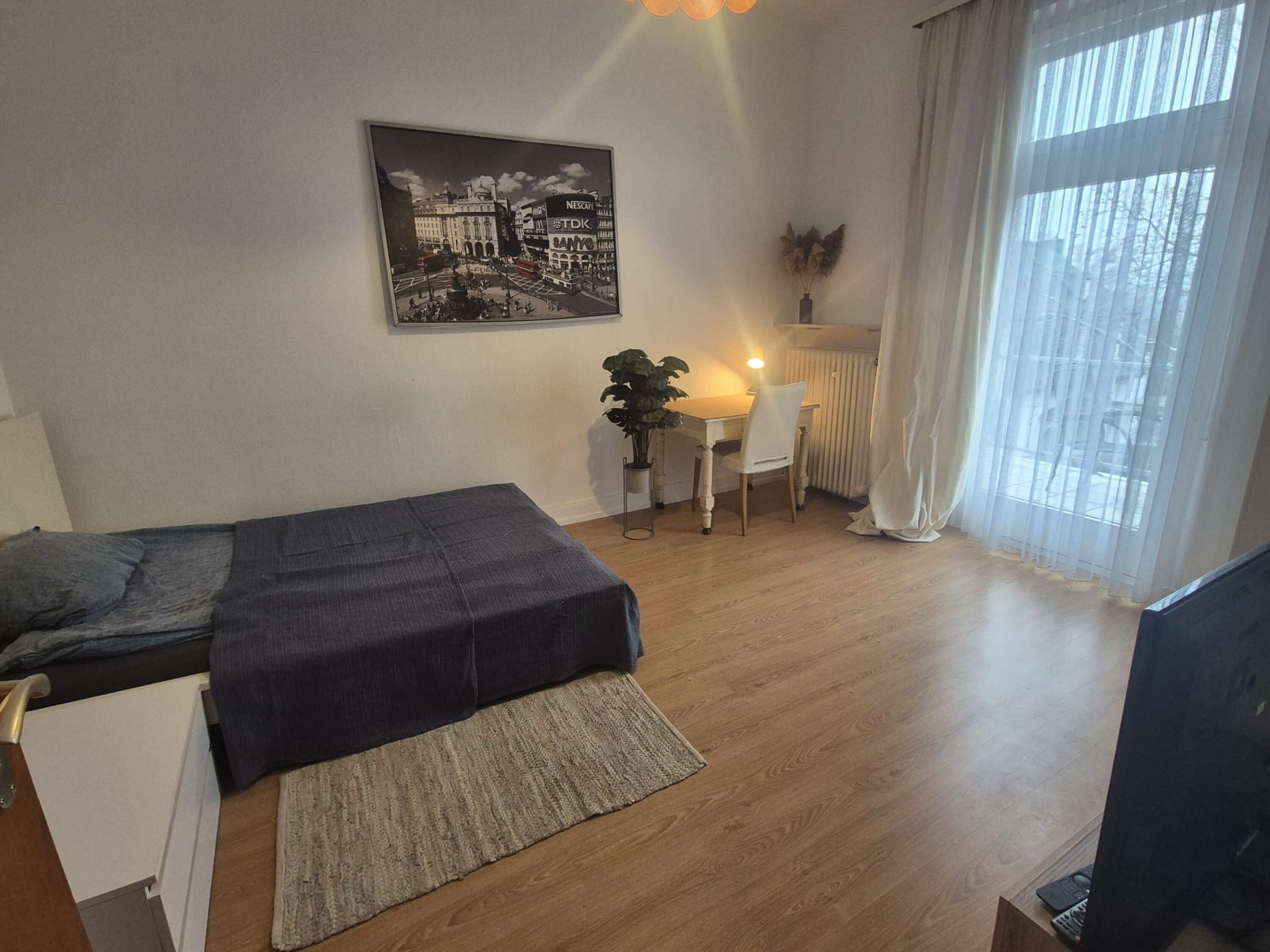 Monteur-Zimmer - Preis pro Nacht - 5 Zimmer Wohnung mit 2 Badezimmer, 2 Balkonen