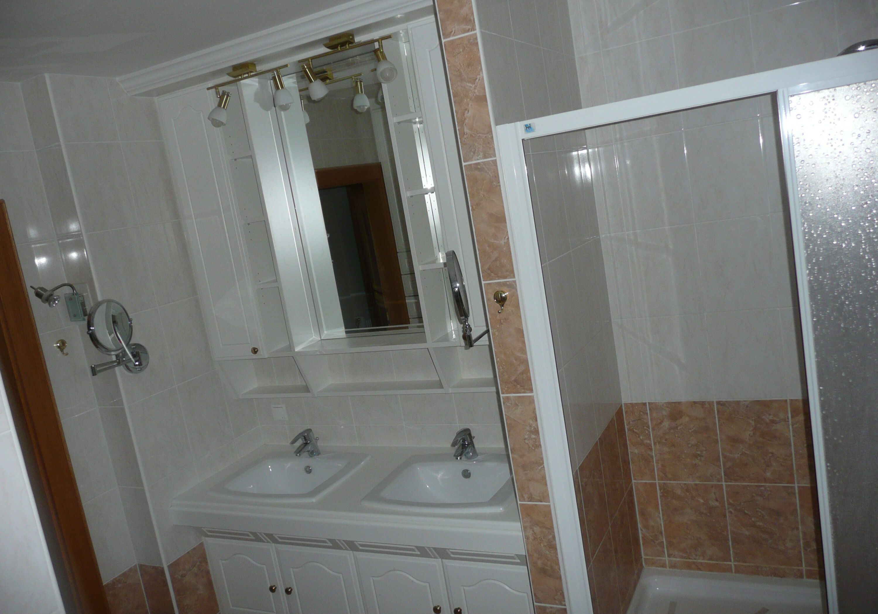 Monteur-Zimmer - Mödling - SCHRENK Josef 1220 Wien