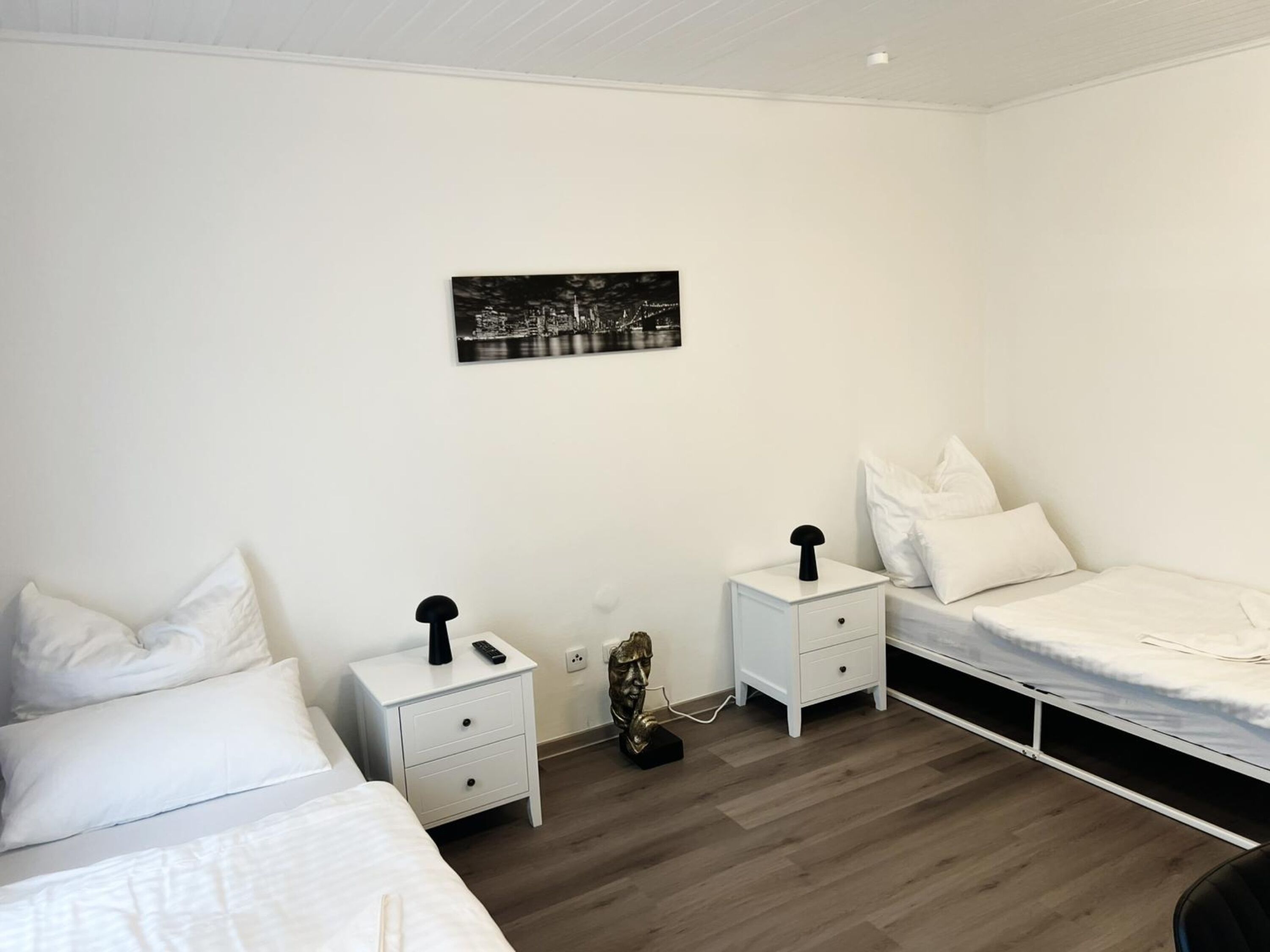Monteur-Zimmer - Jülich - Komfortable Monteurwohnung mit Balkon in der Stadt! Gute Anbindungen l