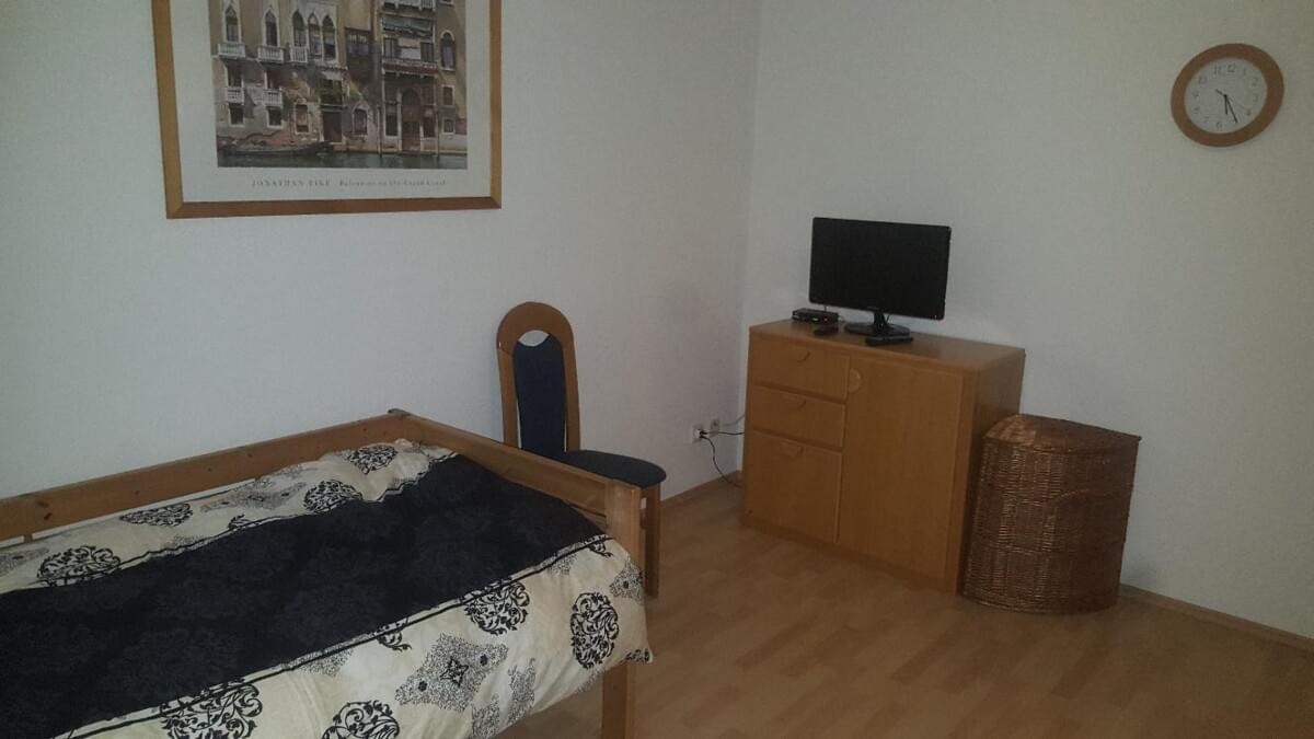 Monteur-Zimmer - Jülich - 2-Zimmer, 3-Zimmer Wohnungen, Apartment