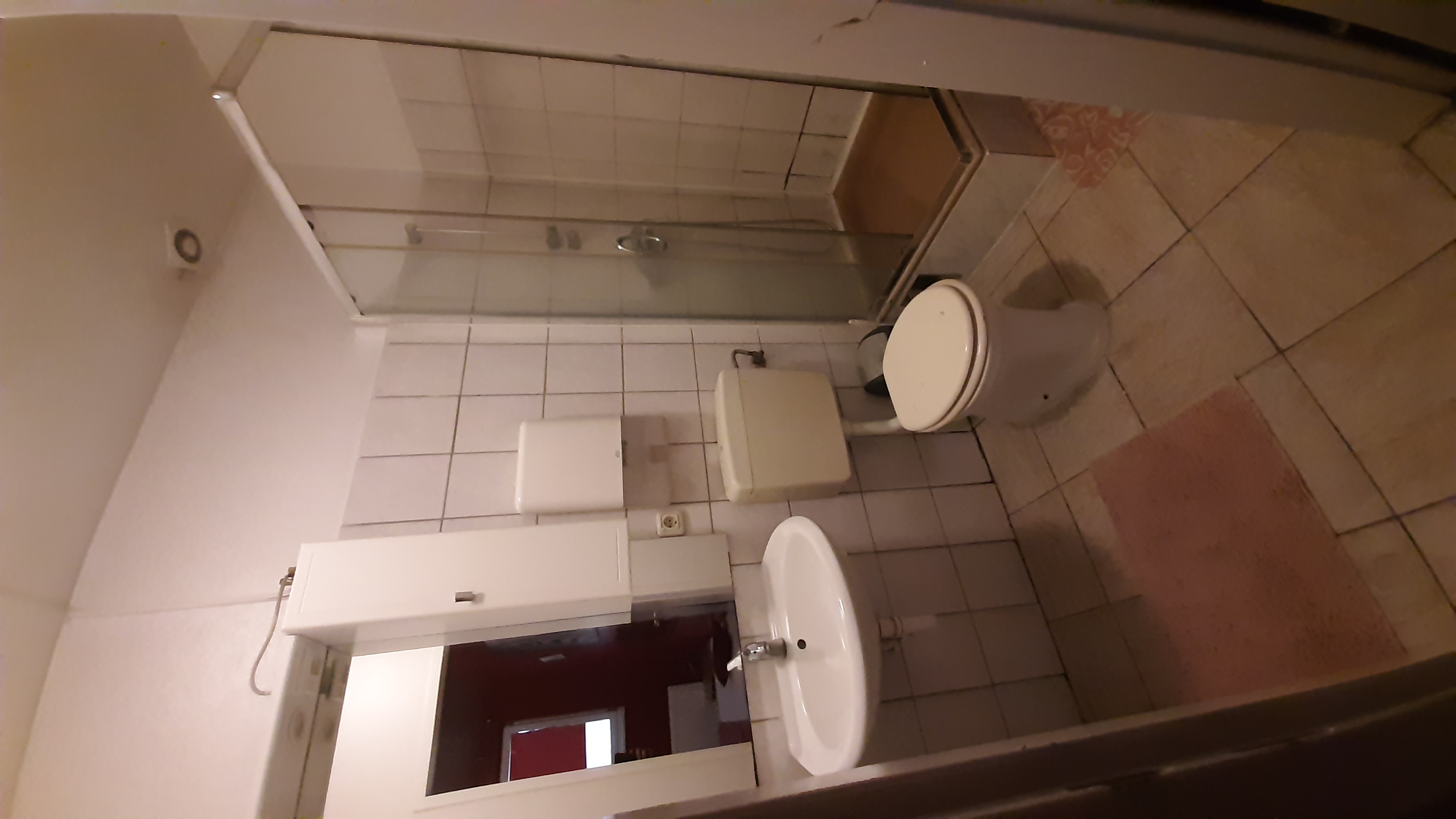 Monteur-Zimmer - Kindberg - Badezimmer mit DU und WC  - KFS Betriebs GmbH