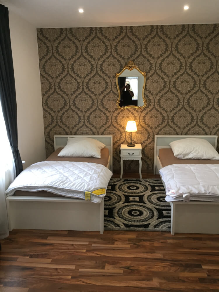 Monteur-Zimmer - Braunschweig - Große Monteurwohnung mit 4 Betten / Free Wifi