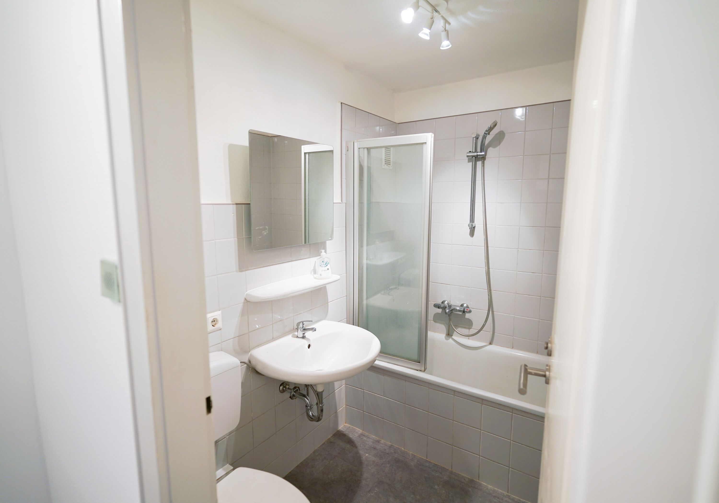 Monteur-Zimmer - Niederkreuzstetten - Arbeiter-Zimmer Wien 