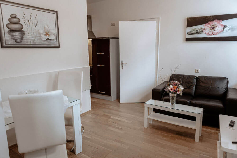 Monteur-Zimmer - Preis pro Nacht - Aachen - Gästezimmer Hüllenkremer