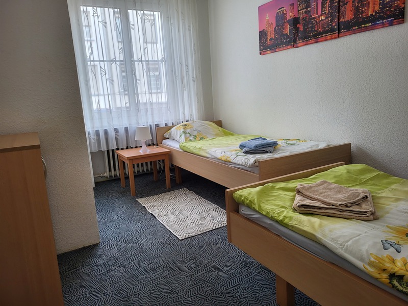 Monteur-Zimmer - Krefeld - Bed and Breakfast am Niederrhein Doris Inderelst Knaab, Vermittlung von