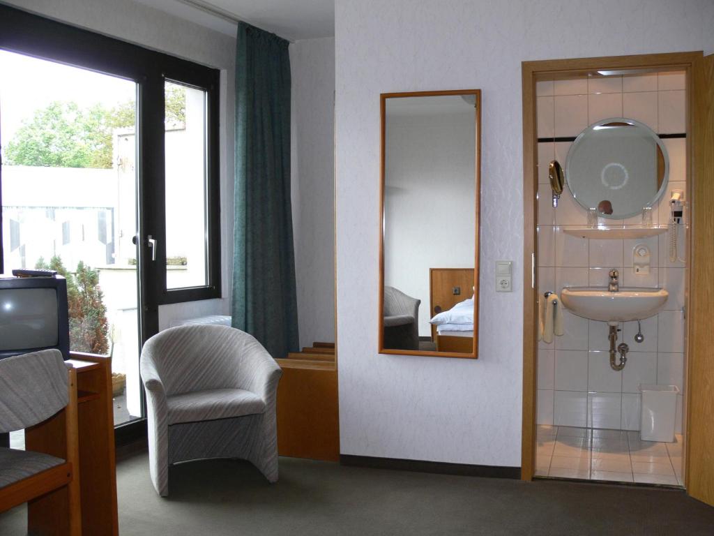Monteur-Zimmer - Krefeld - Zentral Hotel Poststuben