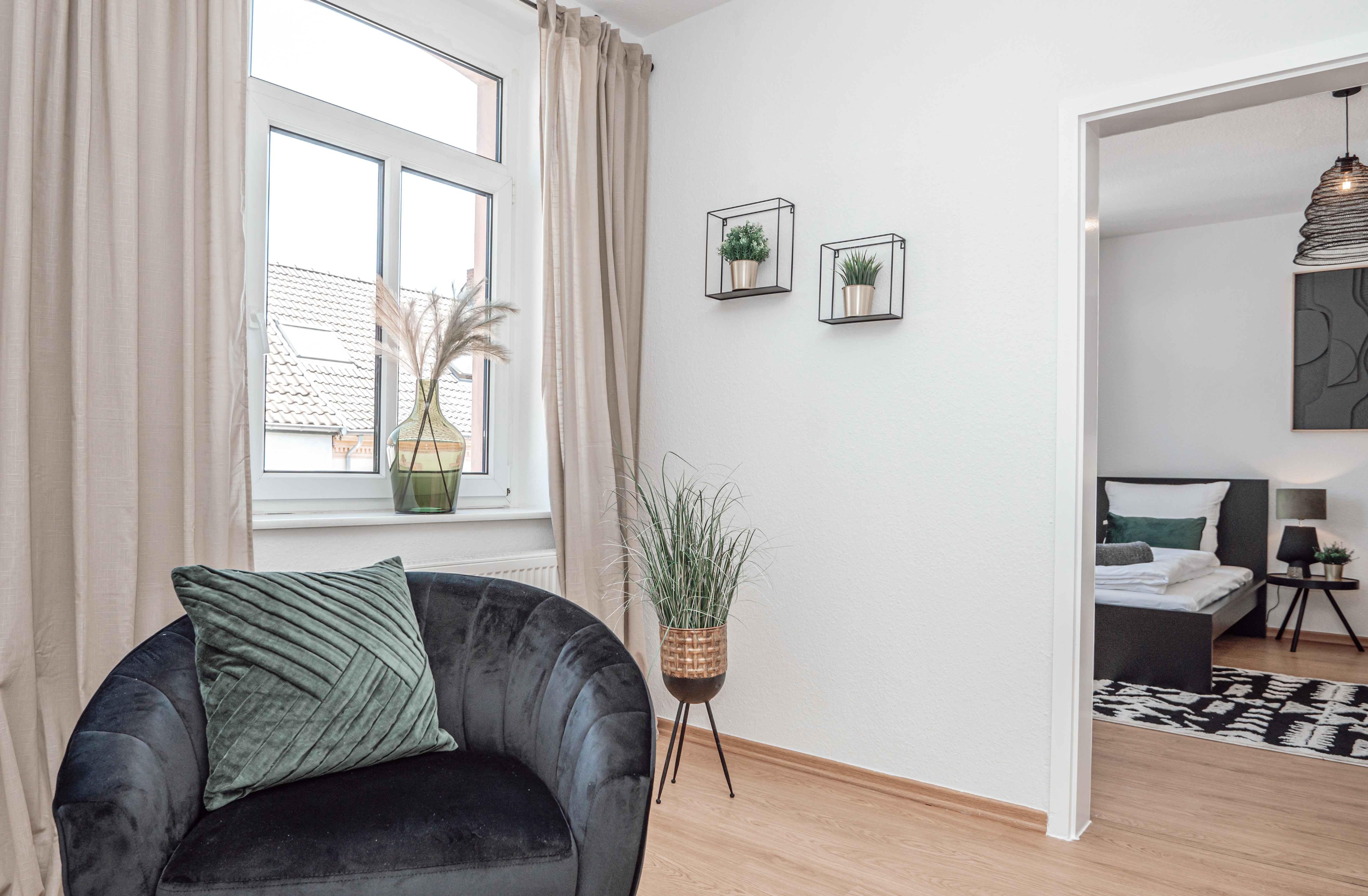 Monteur-Zimmer - Krefeld - SpaceStays Monteursapartment | WIFI | Volle Küche
