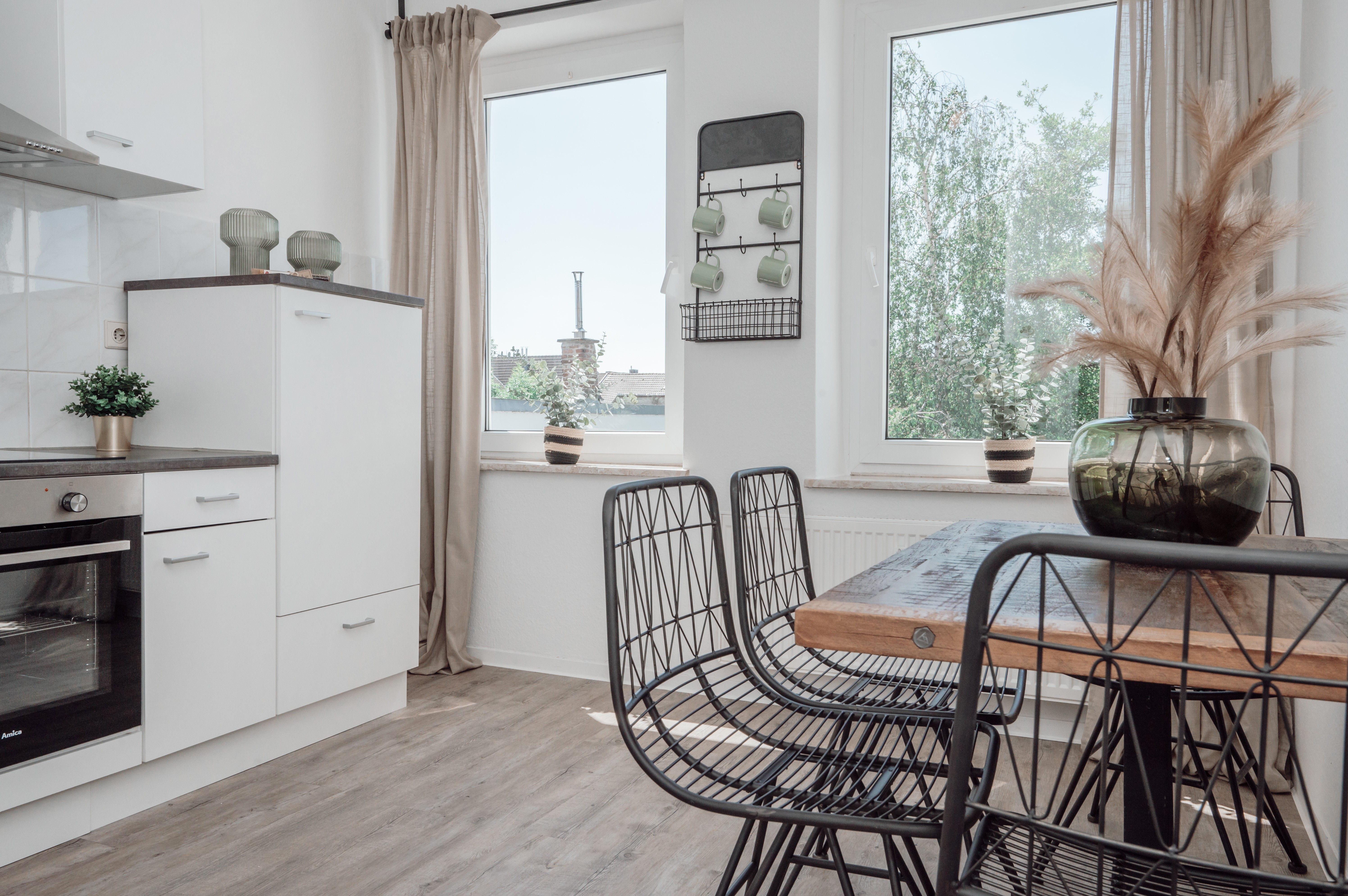 Monteur-Zimmer - Krefeld - SpaceStays Monteursapartment | WIFI | Volle Küche