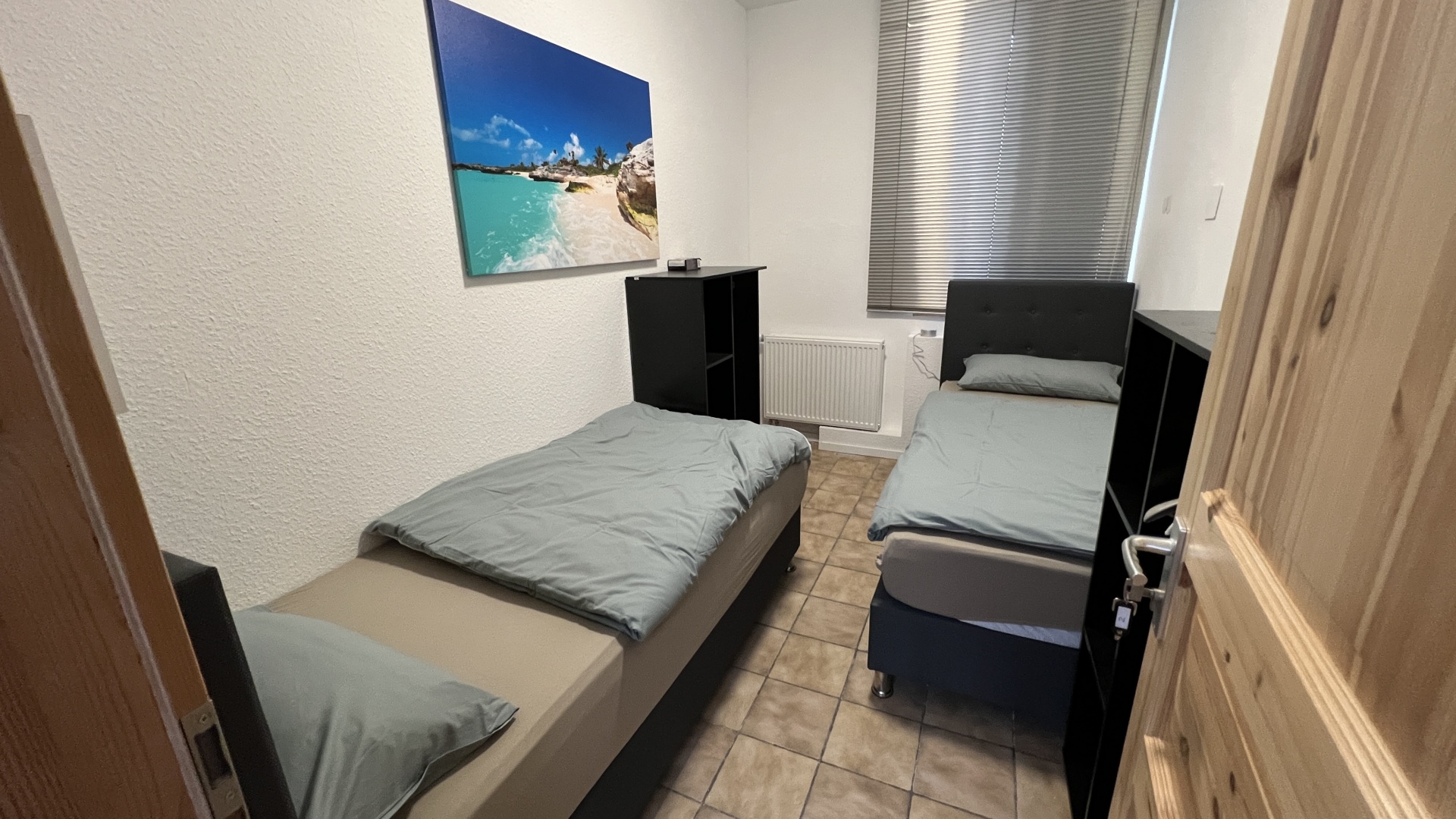 Monteur-Zimmer - Krefeld - Monteurunterkunft mit 4 Schlafzimmern, 8 Betten, 2 Bäder