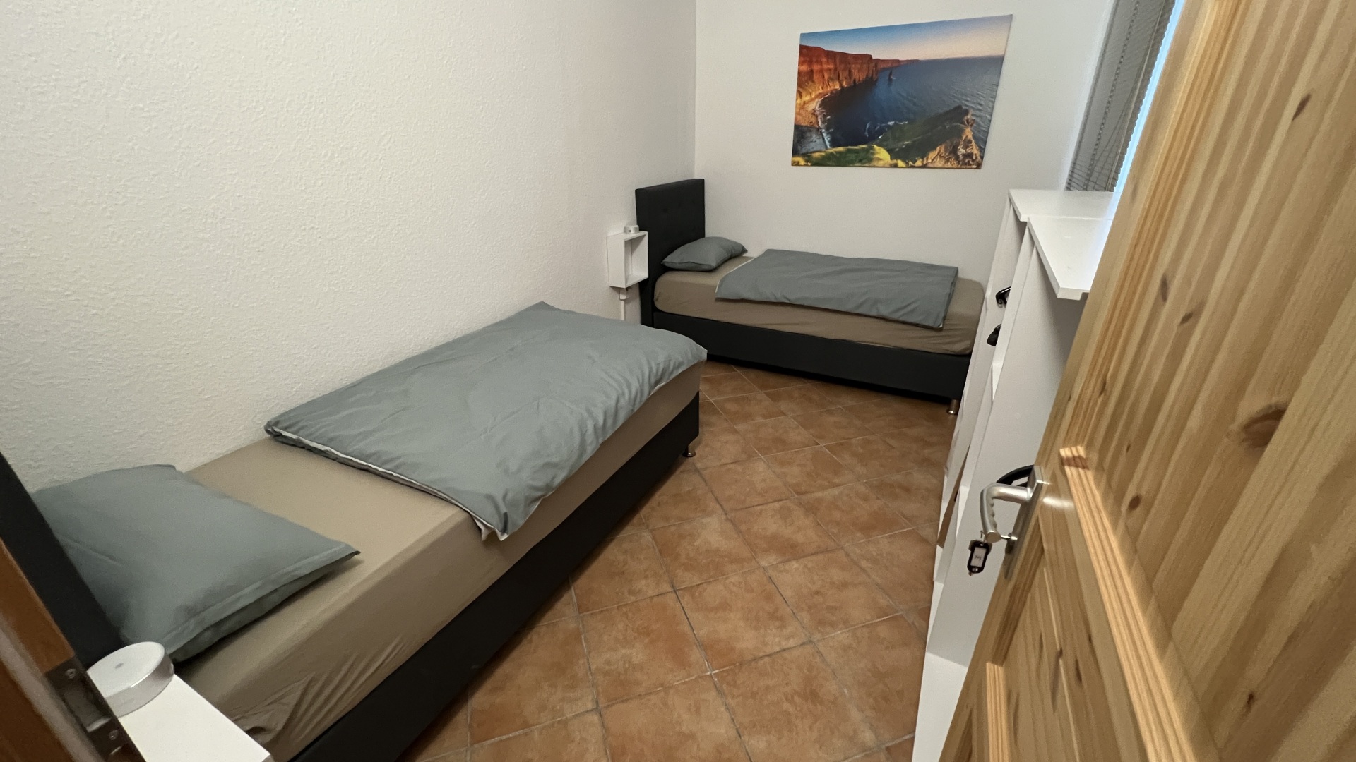 Monteur-Zimmer - Krefeld - Monteurunterkunft mit 4 Schlafzimmern, 8 Betten, 2 Bäder
