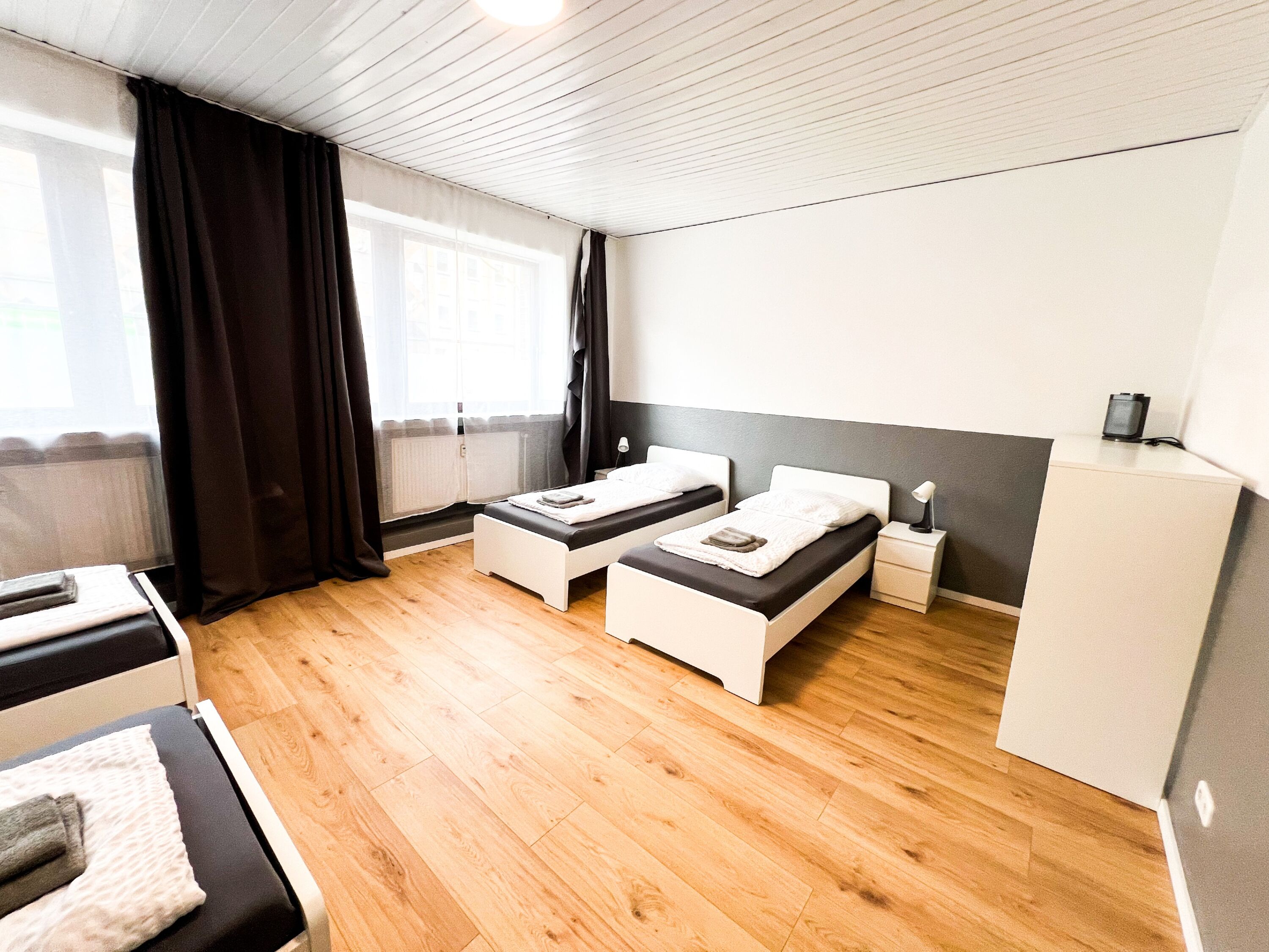 Monteur-Zimmer - Krefeld - Krefeld House für 6 Pers. - (20 Min. bis nach Düsseldorf)