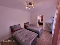 Monteur-Zimmer - Korschenbroich - Monteure (8 Pers.), Boxspring-Betten, Krefeld-Zentrum, Terrasse, WLAN