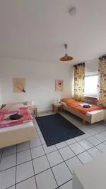 Monteur-Zimmer - Korschenbroich - Freie Monteurwohnung / 5 Personen / Krefeld HBF
