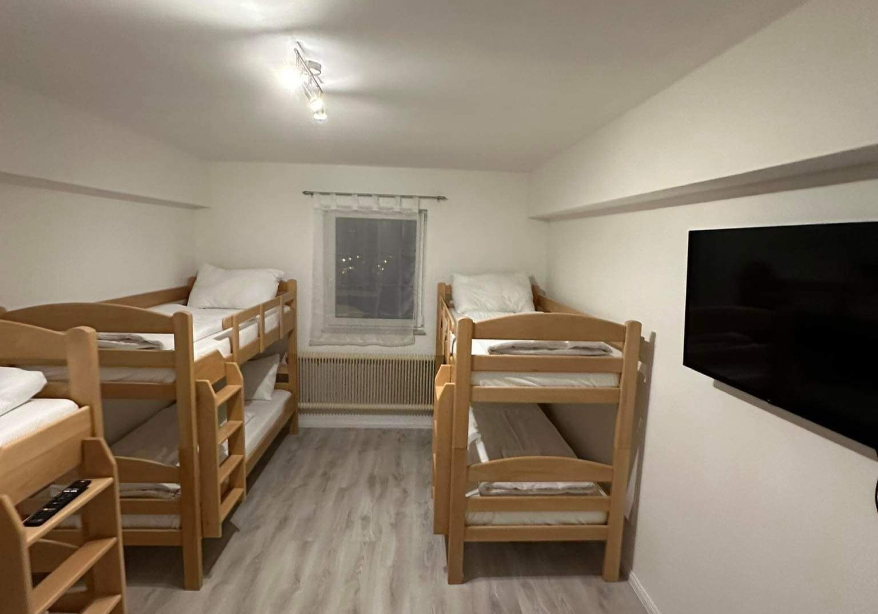 Monteur-Zimmer - Niederkreuzstetten - Monteurzimmer Top Lage - Parkplatz vorhanden