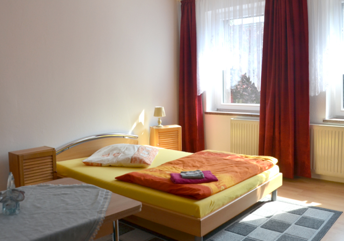 Monteur-Zimmer - Halle (Kreisfreie Stadt Halle) - Mader's Landladen,Pension und kl.Kneipe