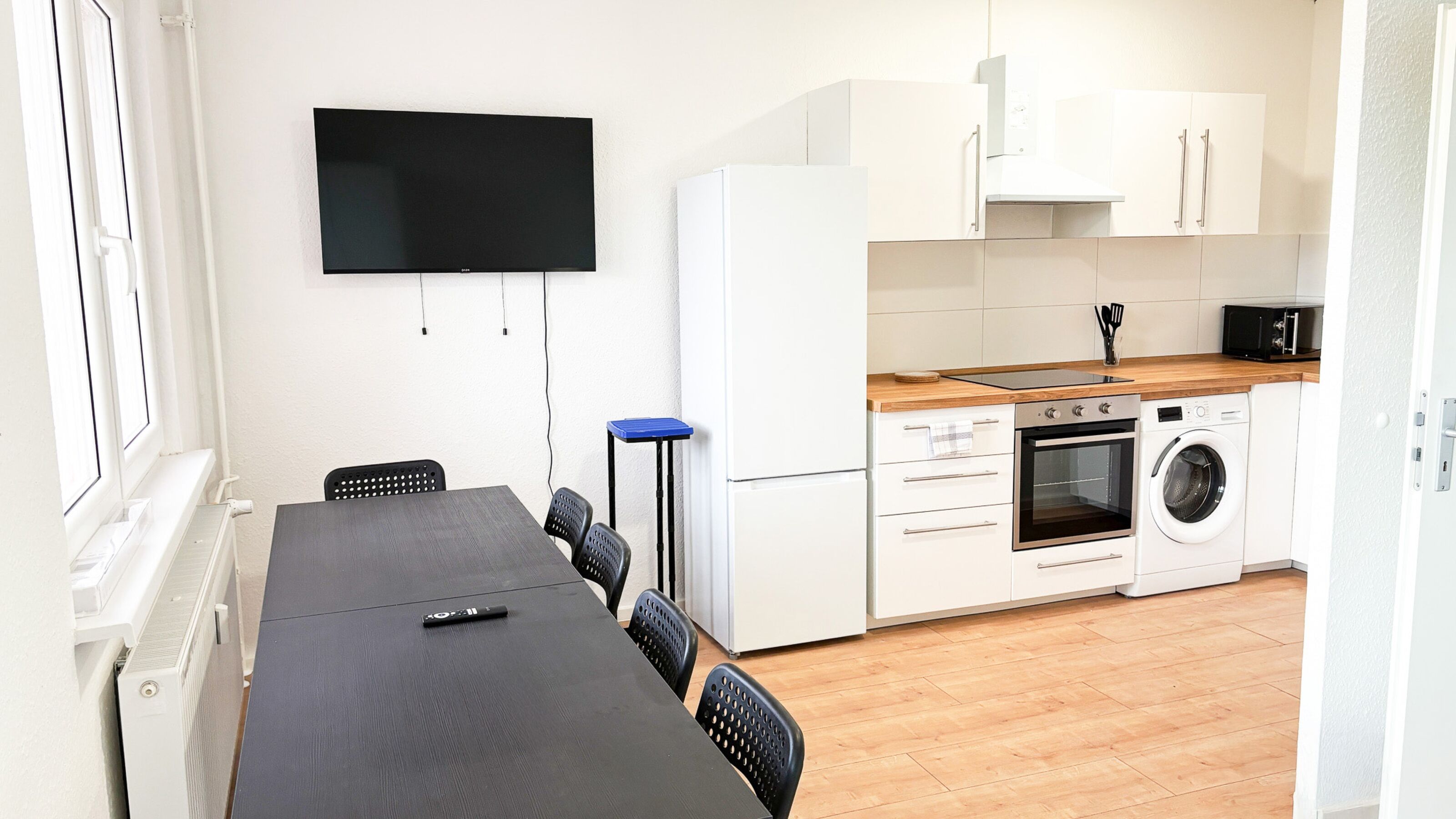 Monteur-Zimmer - Halle (Kreisfreie Stadt Halle) - Handwerkerwohnungen mit Doppelzimmern, WLAN, Parkplatz, Balkon, Einzelb.