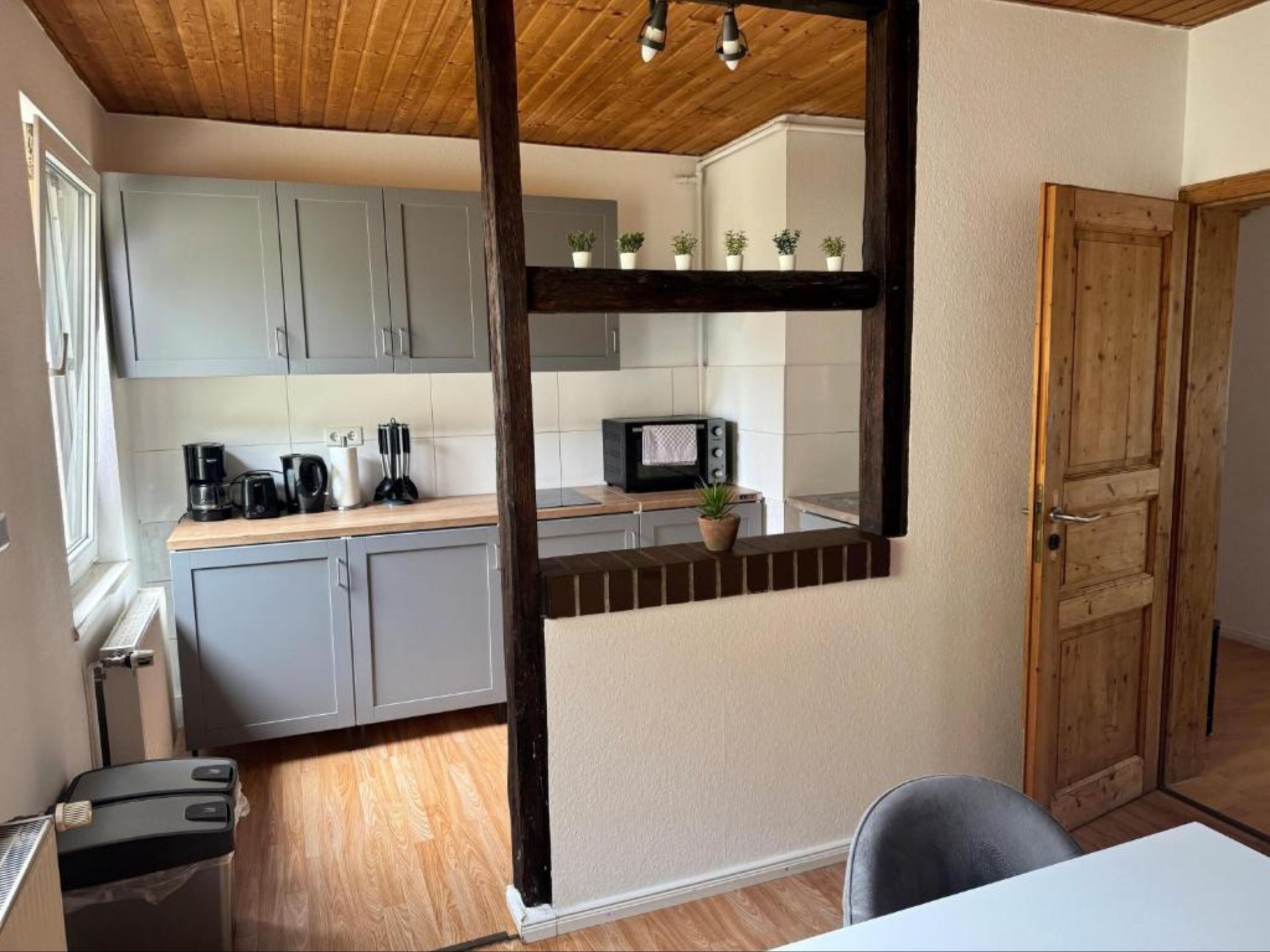 MonteurZimmer: Ferienwohnung in Halle (Saale) mit 3 Schlafzimmern