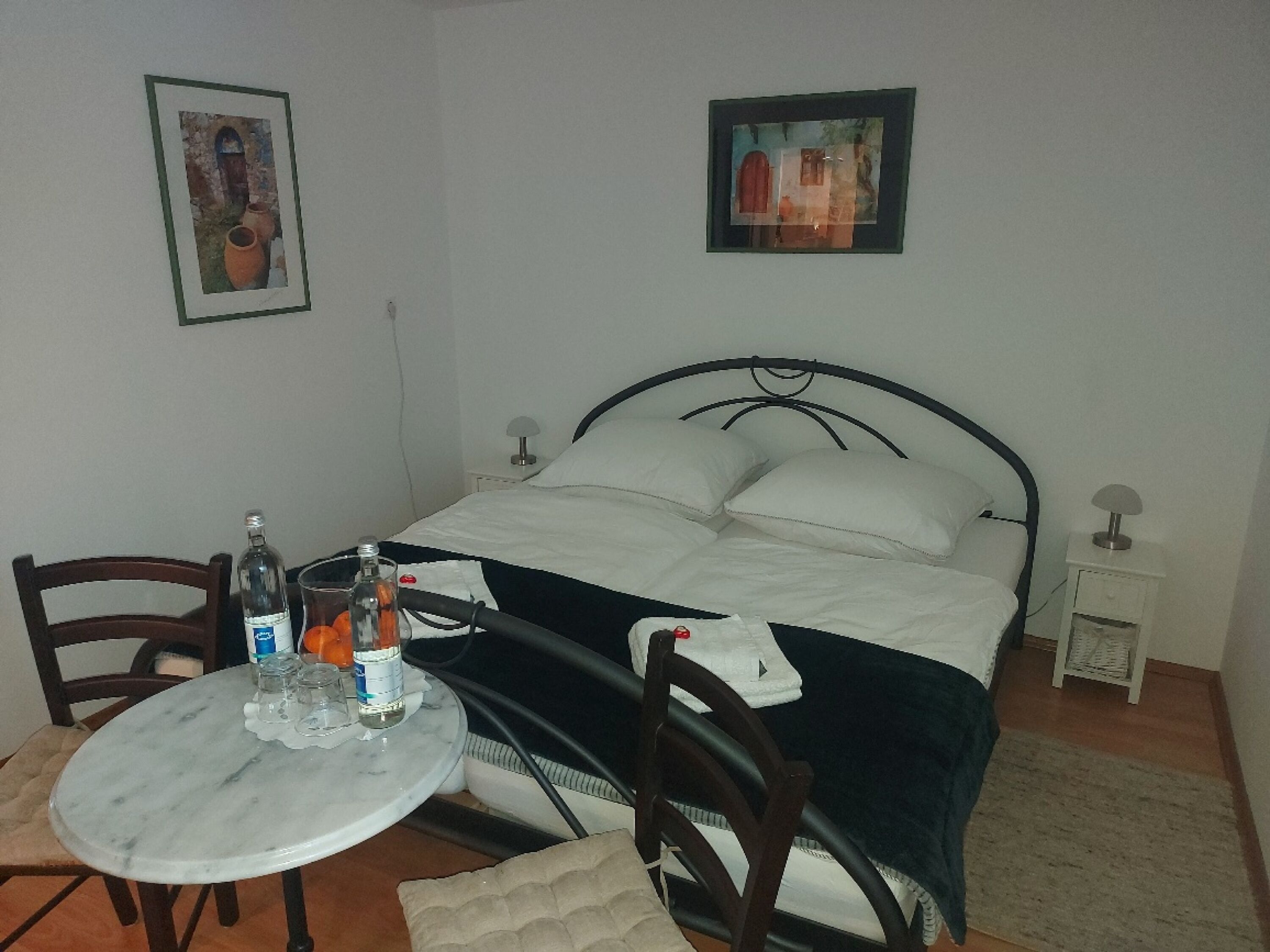 MonteurZimmer: Kleine Zimmer mit eigenem Bad