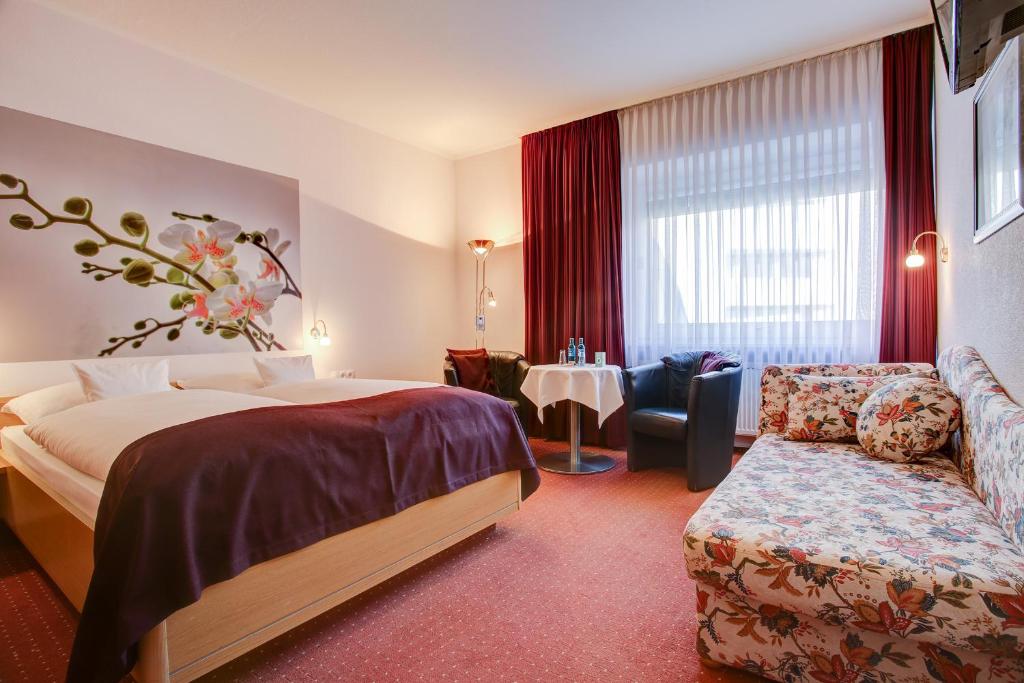 Monteur-Zimmer - Kiel (Kreisfreie Stadt Kiel, Kreis Rendsburg-Eckernförde) - Hotel Consul
