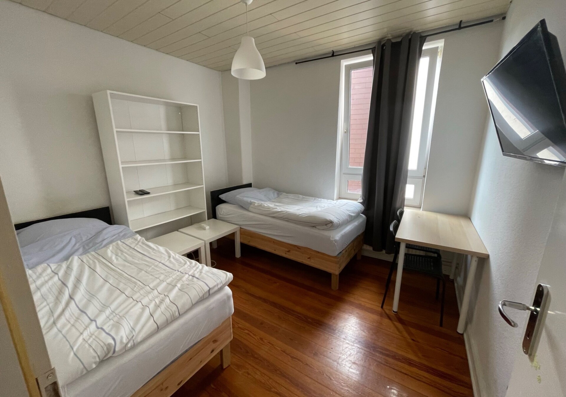 Monteur-Zimmer - Kiel (Kreisfreie Stadt Kiel, Kreis Rendsburg-Eckernförde) - Freie Zimmer in Kiel: 3- Zimmer Wohnung für bis zu 7x Personen