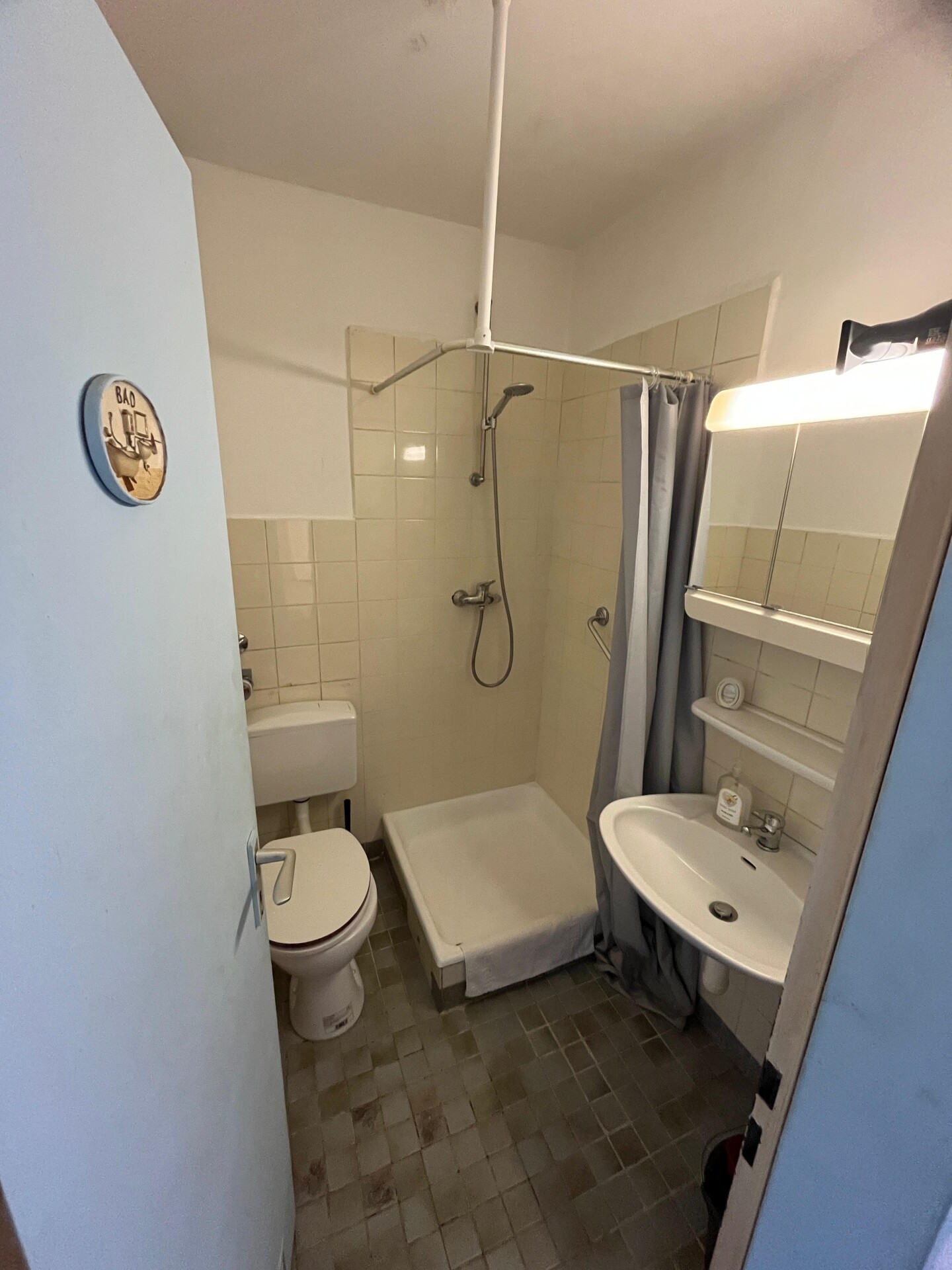 Monteur-Zimmer - Kiel (Kreisfreie Stadt Kiel, Kreis Rendsburg-Eckernförde) - 2-Z Monteurwohnung in Kiel-Ost