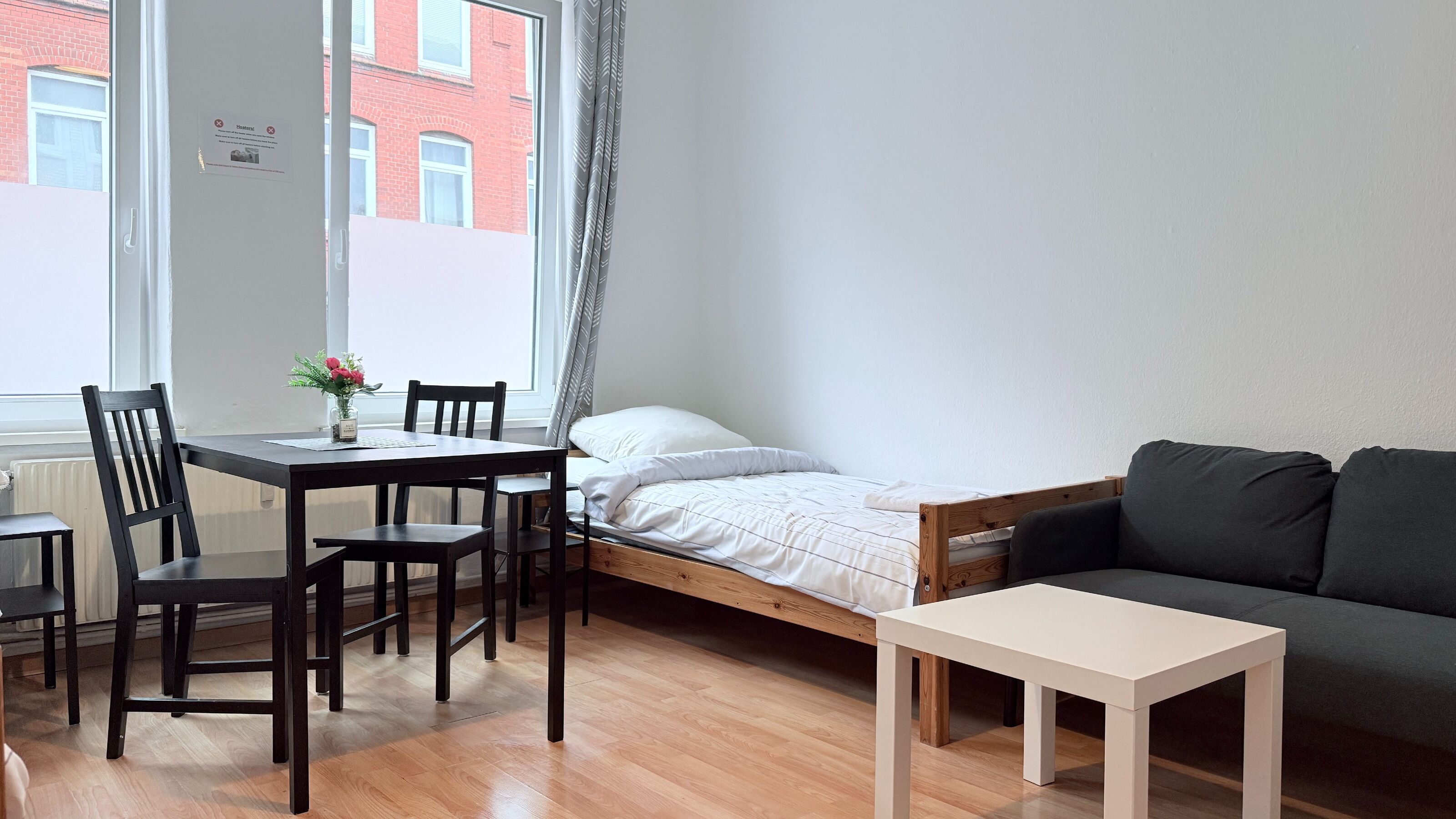 Monteur-Zimmer - Kiel (Kreisfreie Stadt Kiel, Kreis Rendsburg-Eckernförde) - Moderne Apartments in Kiel | Mehrere Einheiten im Gebäude