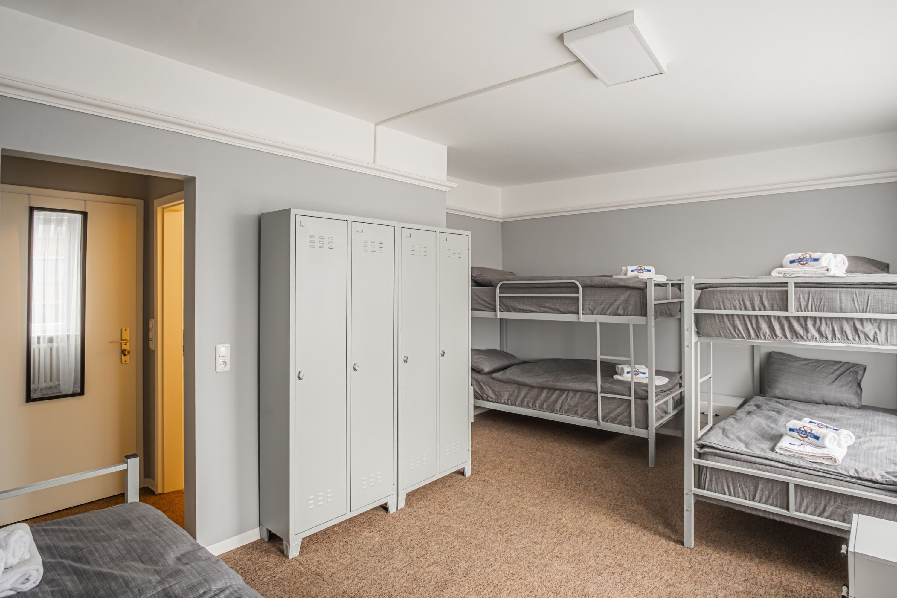 Monteur-Zimmer - Kiel (Kreisfreie Stadt Kiel, Kreis Rendsburg-Eckernförde) - Monteur- und Handwerkerzimmer mit eigenem Bad