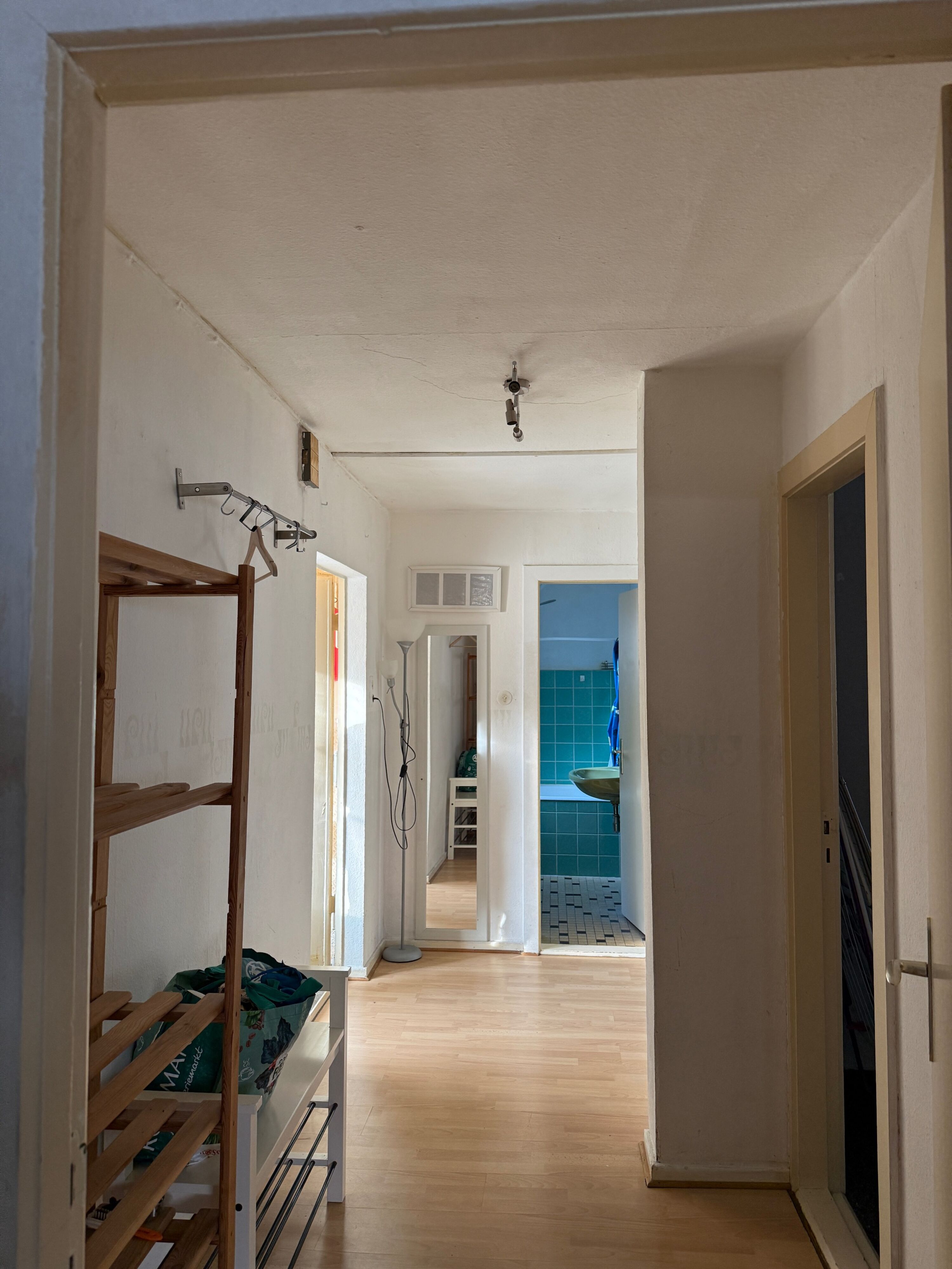 Monteur-Zimmer - Kiel (Kreisfreie Stadt Kiel, Kreis Rendsburg-Eckernförde) - Kirchhofallee