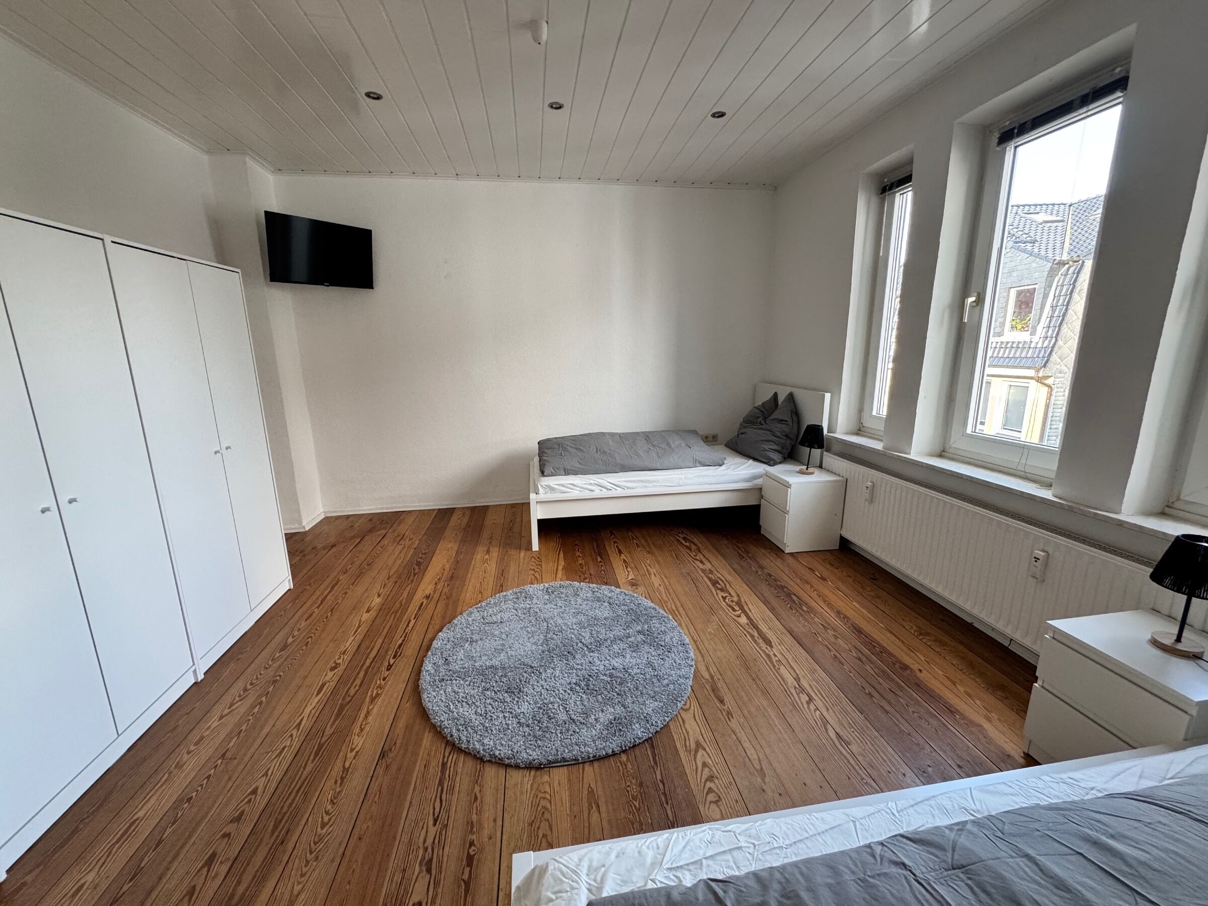 Monteur-Zimmer - Kiel (Kreisfreie Stadt Kiel, Kreis Rendsburg-Eckernförde) - 2-Zimmer-Apartment Kiel – Zentrale Lage, Kurzzeitmiete