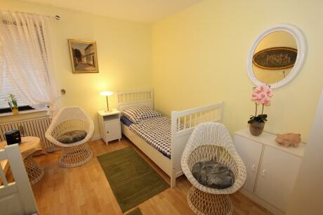 Monteur-Zimmer - Kiel (Kreisfreie Stadt Kiel, Kreis Rendsburg-Eckernförde) - Ferienwohnung Möllingstraße