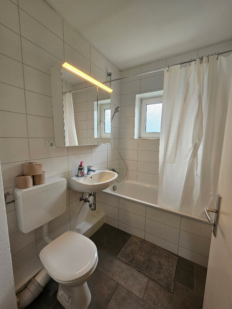 Monteur-Zimmer - Kiel (Kreisfreie Stadt Kiel, Kreis Rendsburg-Eckernförde) - Möblierte Wohnung in Kiel-Zentrum für 4-5 Personen (MOWIMY PO POLSKU)