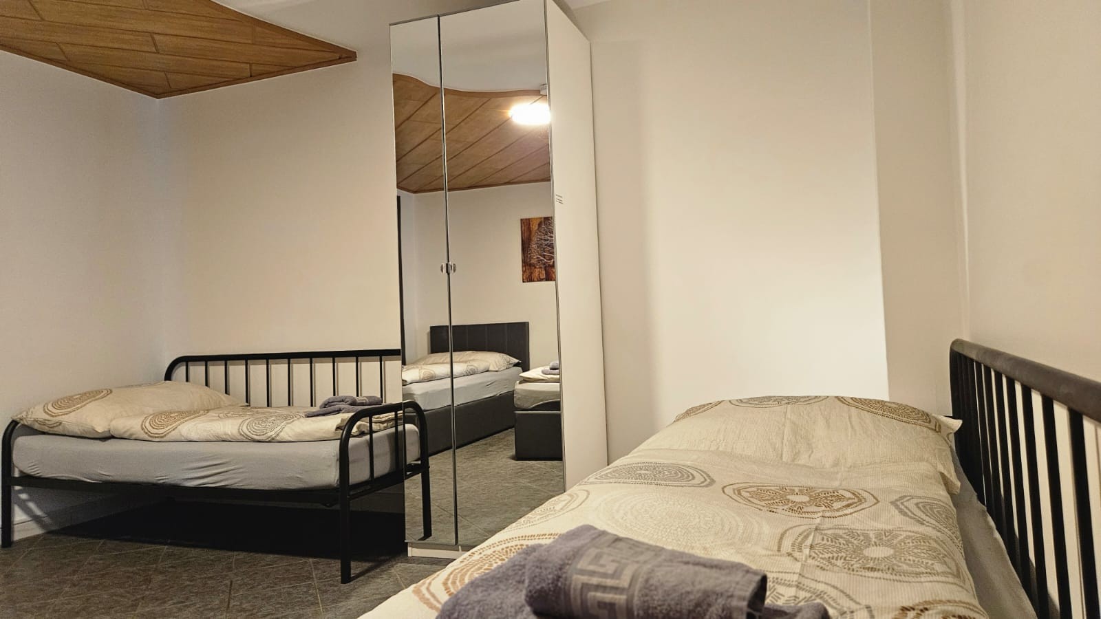 MonteurZimmer: Top 6a: Schlafraum - APARTMENTHAUS RATZERSDORFER SEEN in 3100 Sankt Pölten / 5 Monteurwohnungen