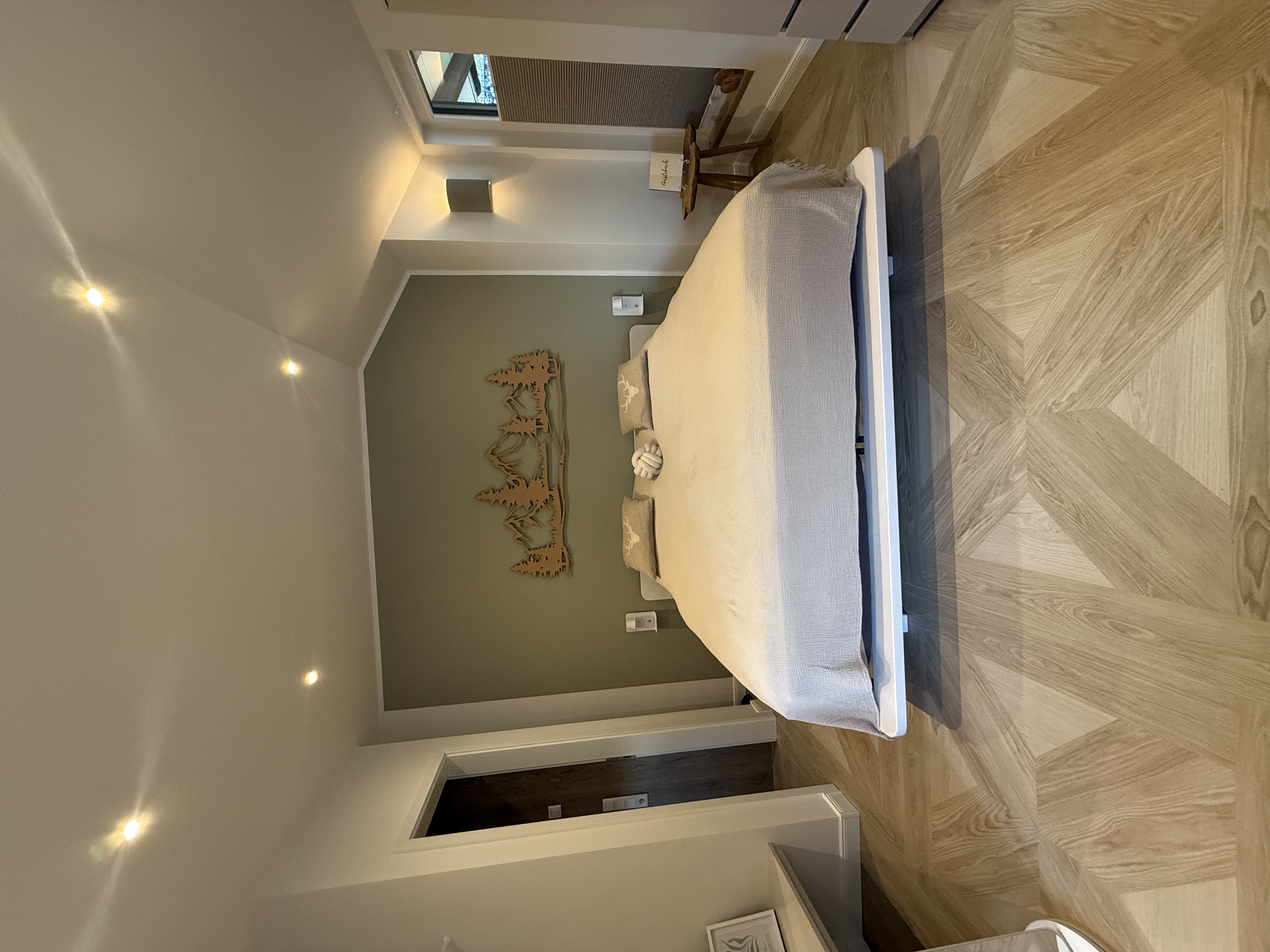 MonteurZimmer: Exklusives Chalet am Waldrand mit großer Terrasse 